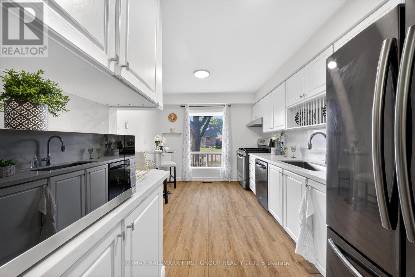 33 HARRISON COURT - 10