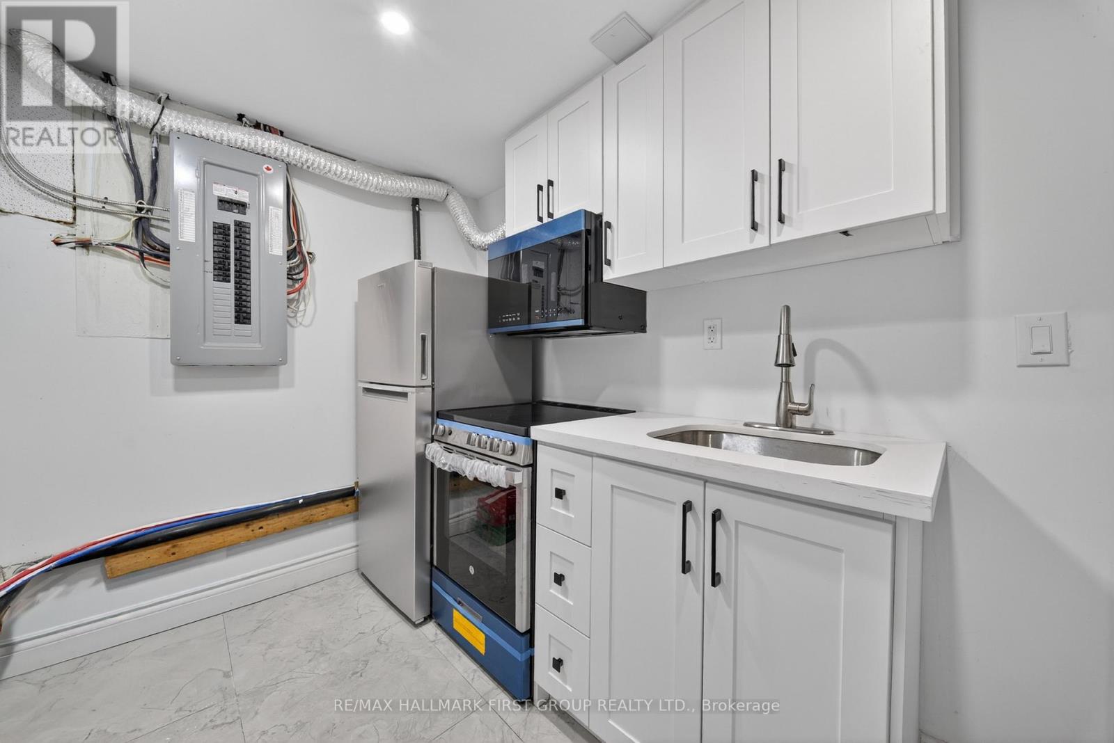 33 HARRISON COURT - 34