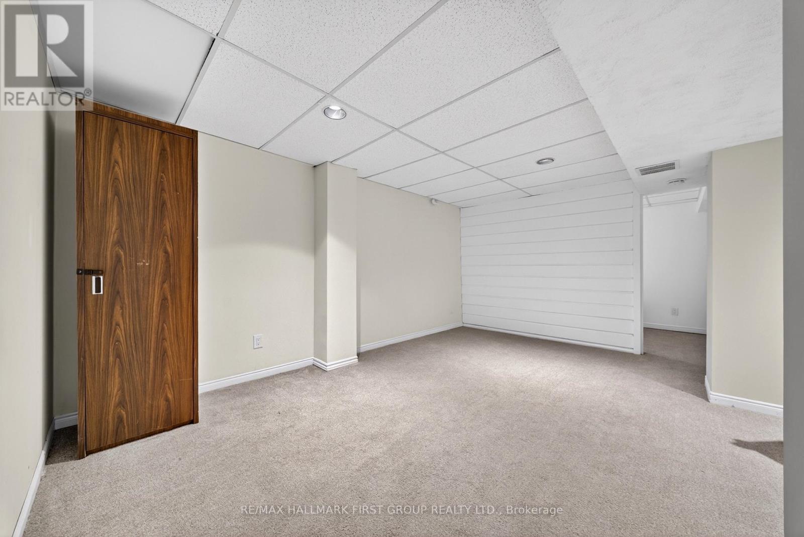33 HARRISON COURT - 37