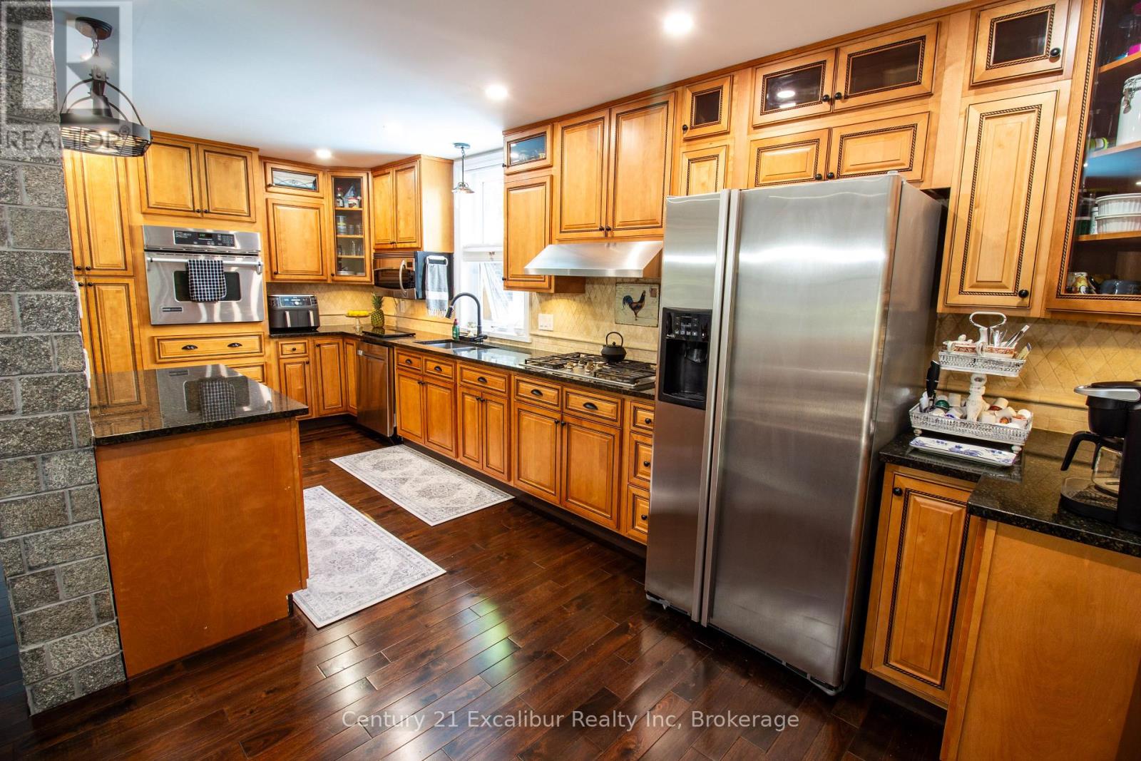 708 CAMPBELL AVENUE - 7