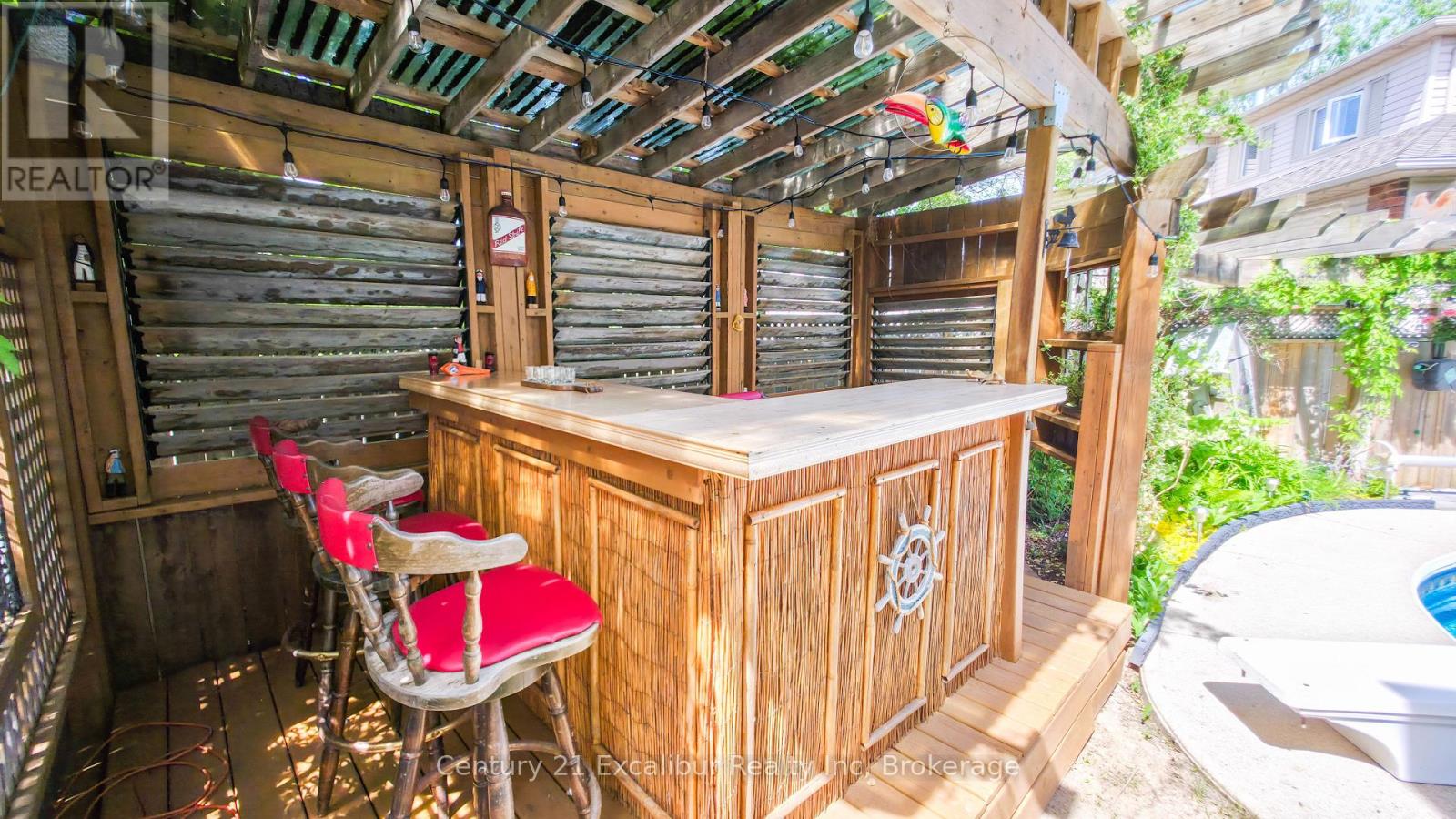 708 CAMPBELL AVENUE - 23
