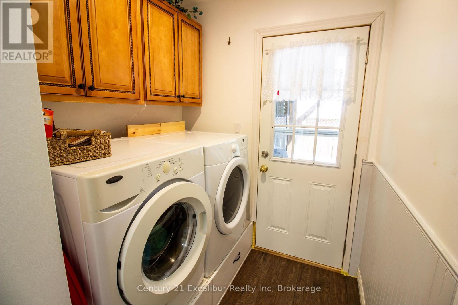 708 CAMPBELL AVENUE - 12