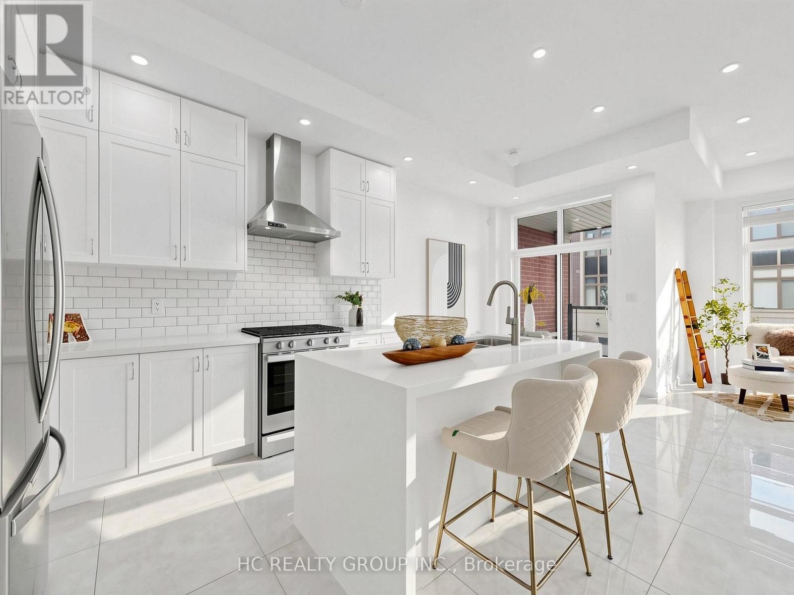 34 ARMILLO PLACE - 13