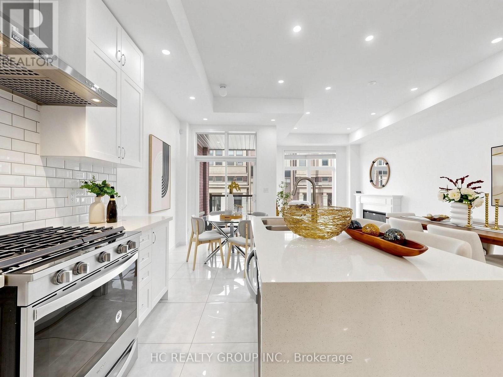 34 ARMILLO PLACE - 15