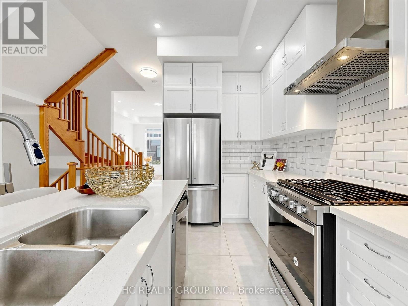 34 ARMILLO PLACE - 16