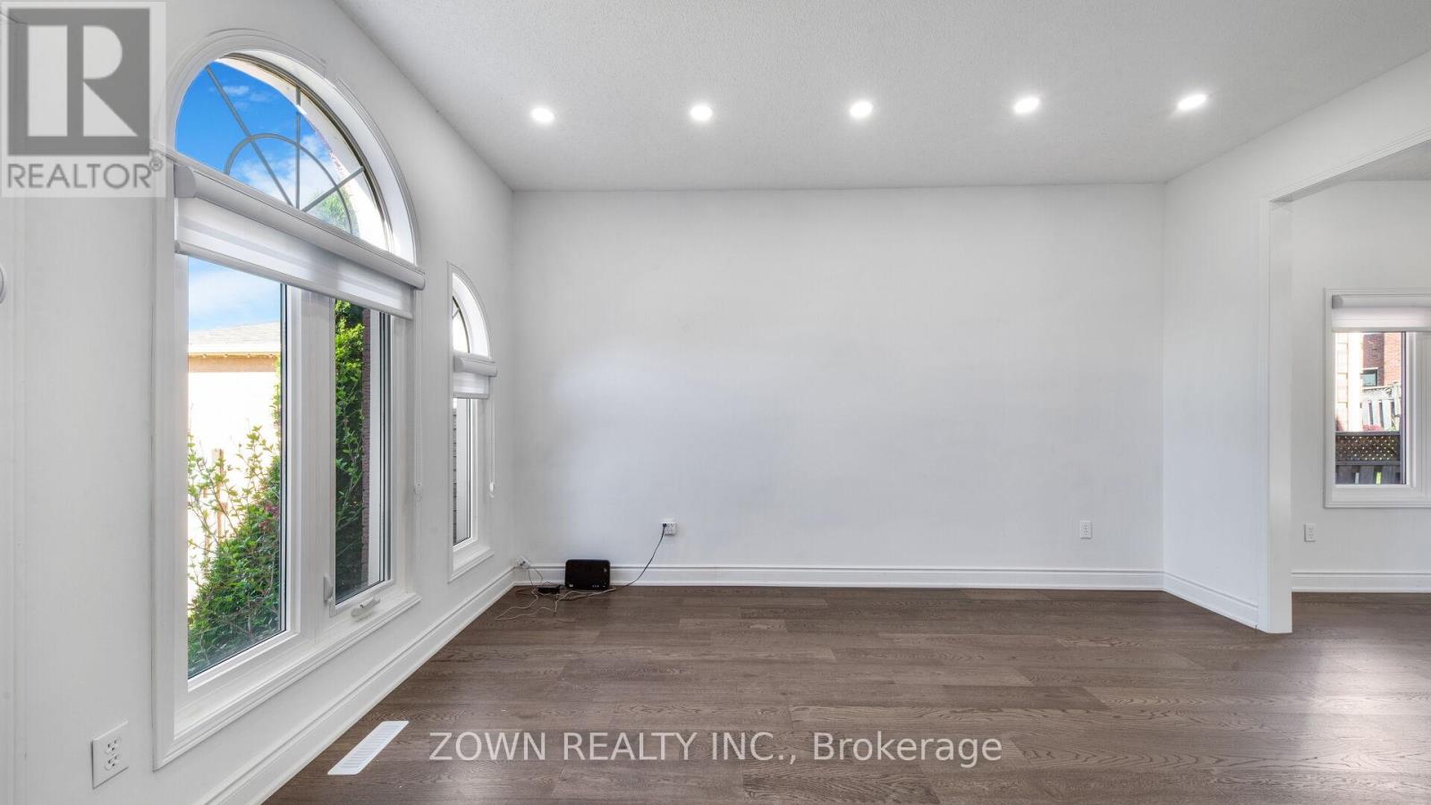 235 HIGHGLEN AVENUE - 11