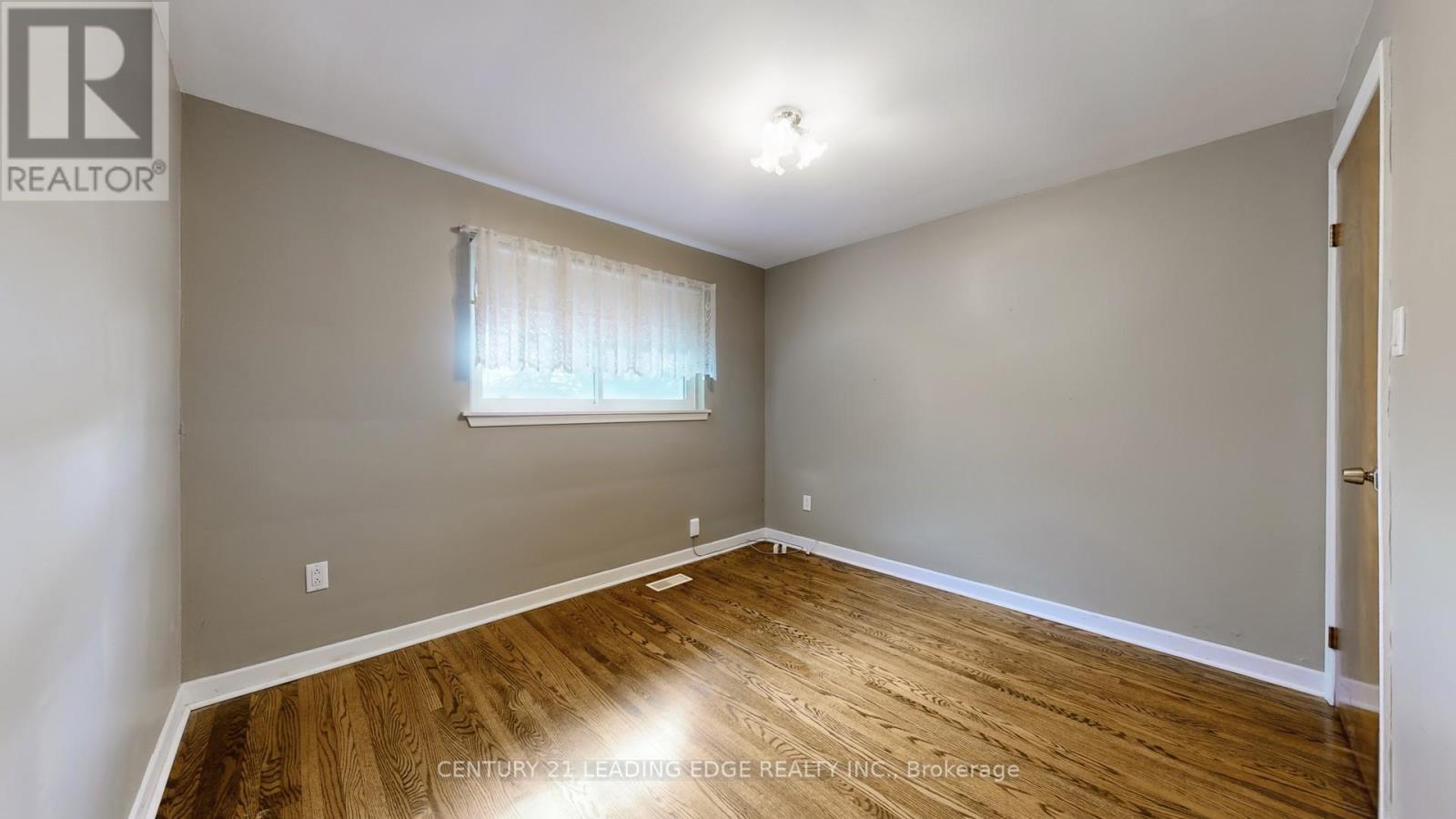 113 SHERWOOD FOREST DRIVE - 28