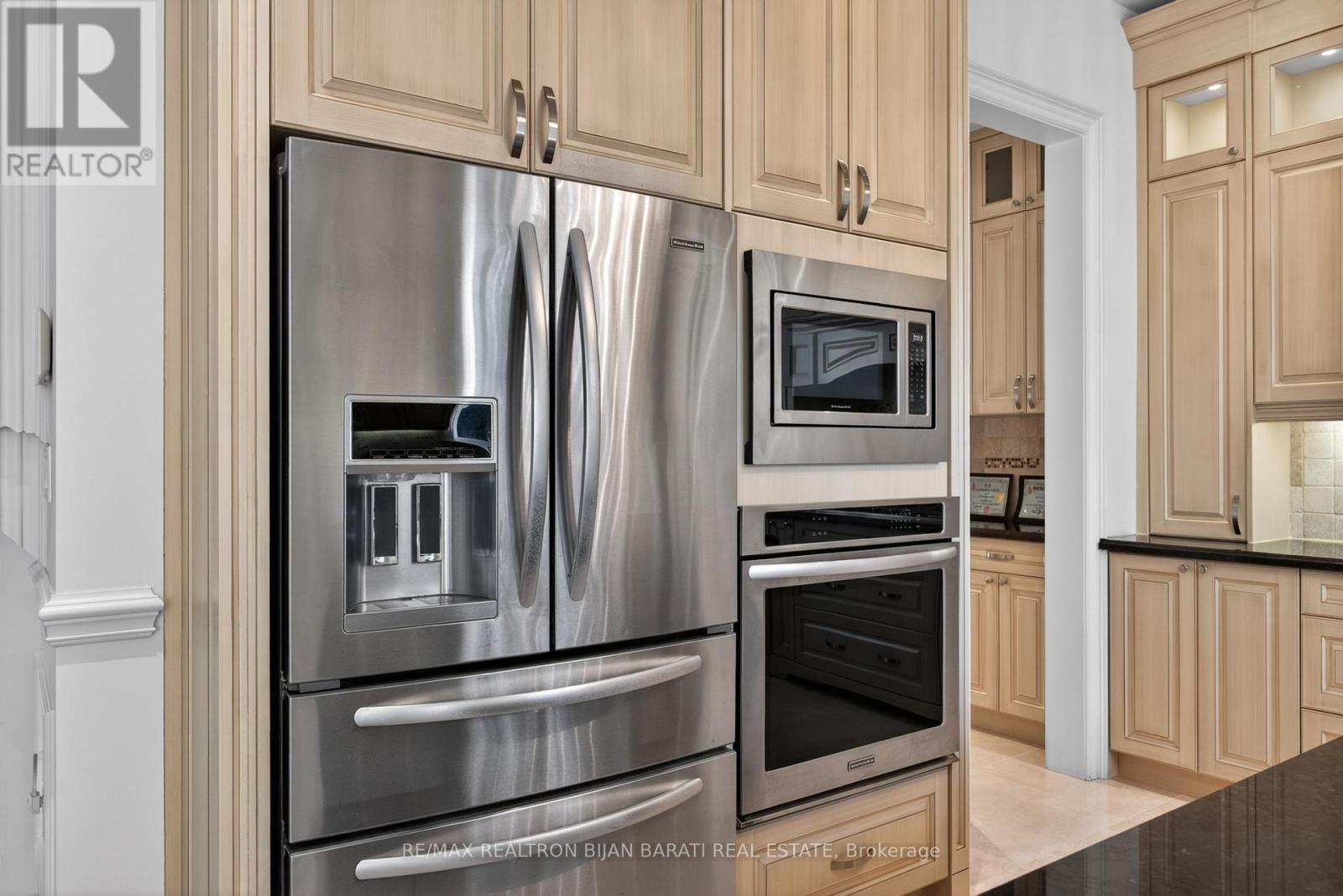 42 WOODWARD AVENUE - 16