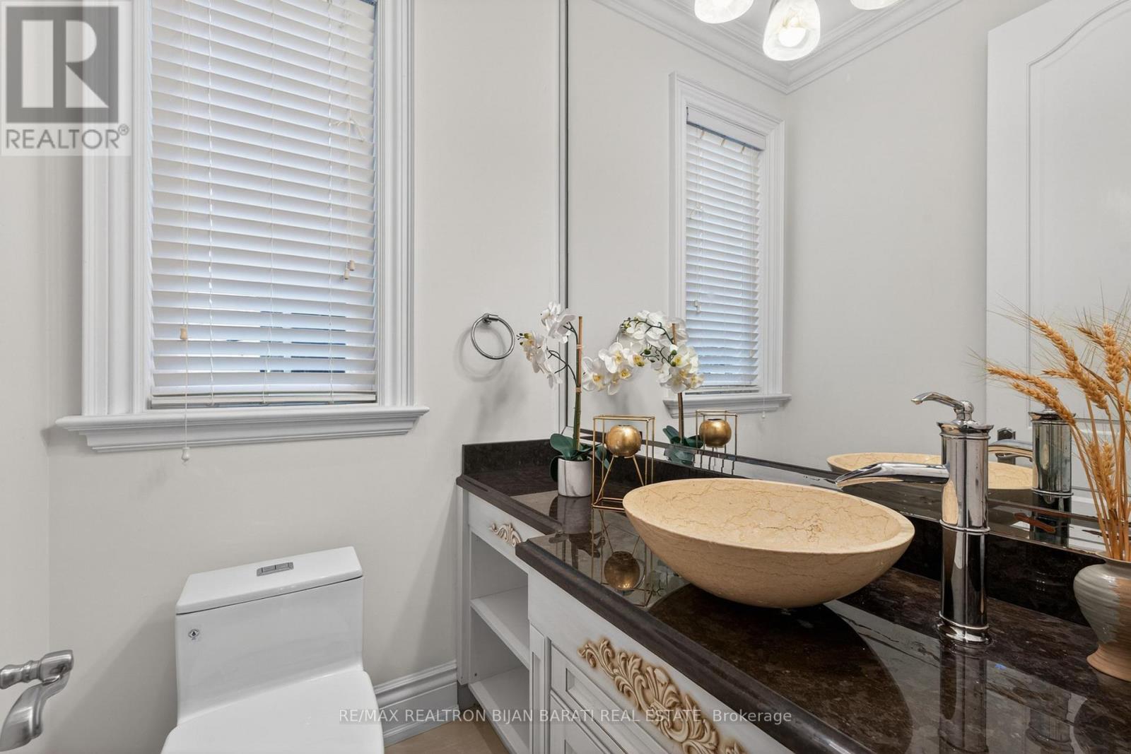 42 WOODWARD AVENUE - 23