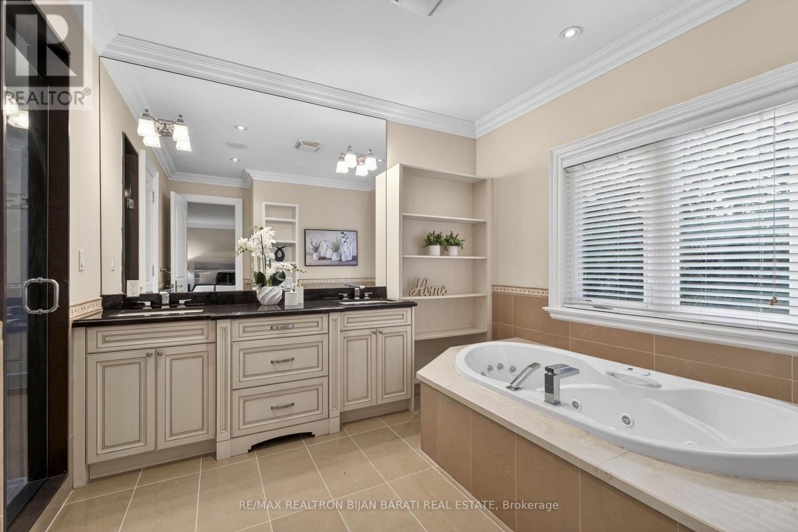 42 WOODWARD AVENUE - 29