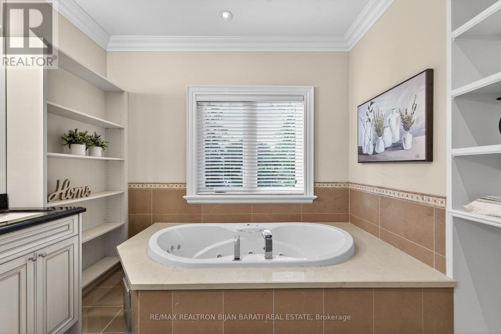 42 WOODWARD AVENUE - 30