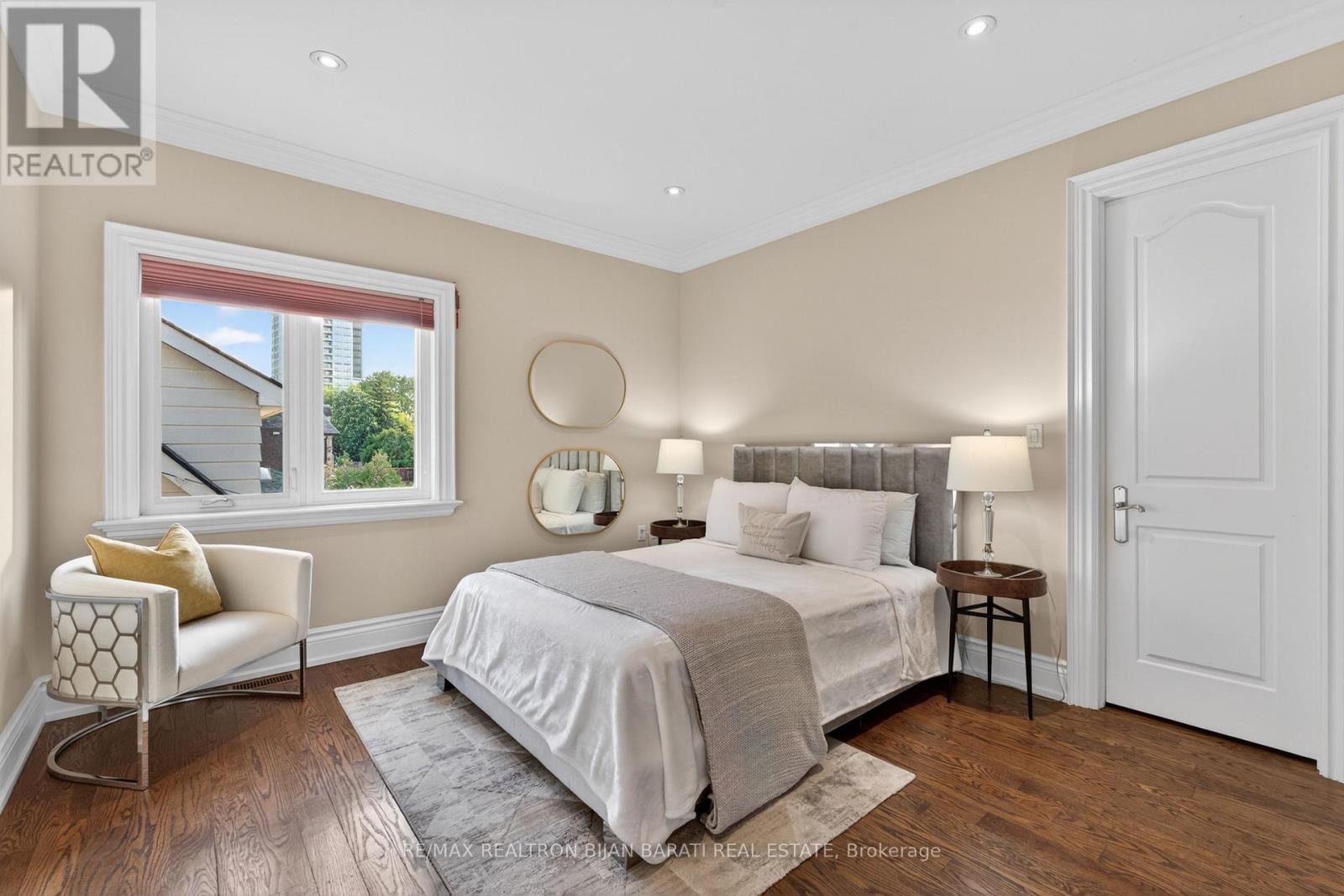 42 WOODWARD AVENUE - 32
