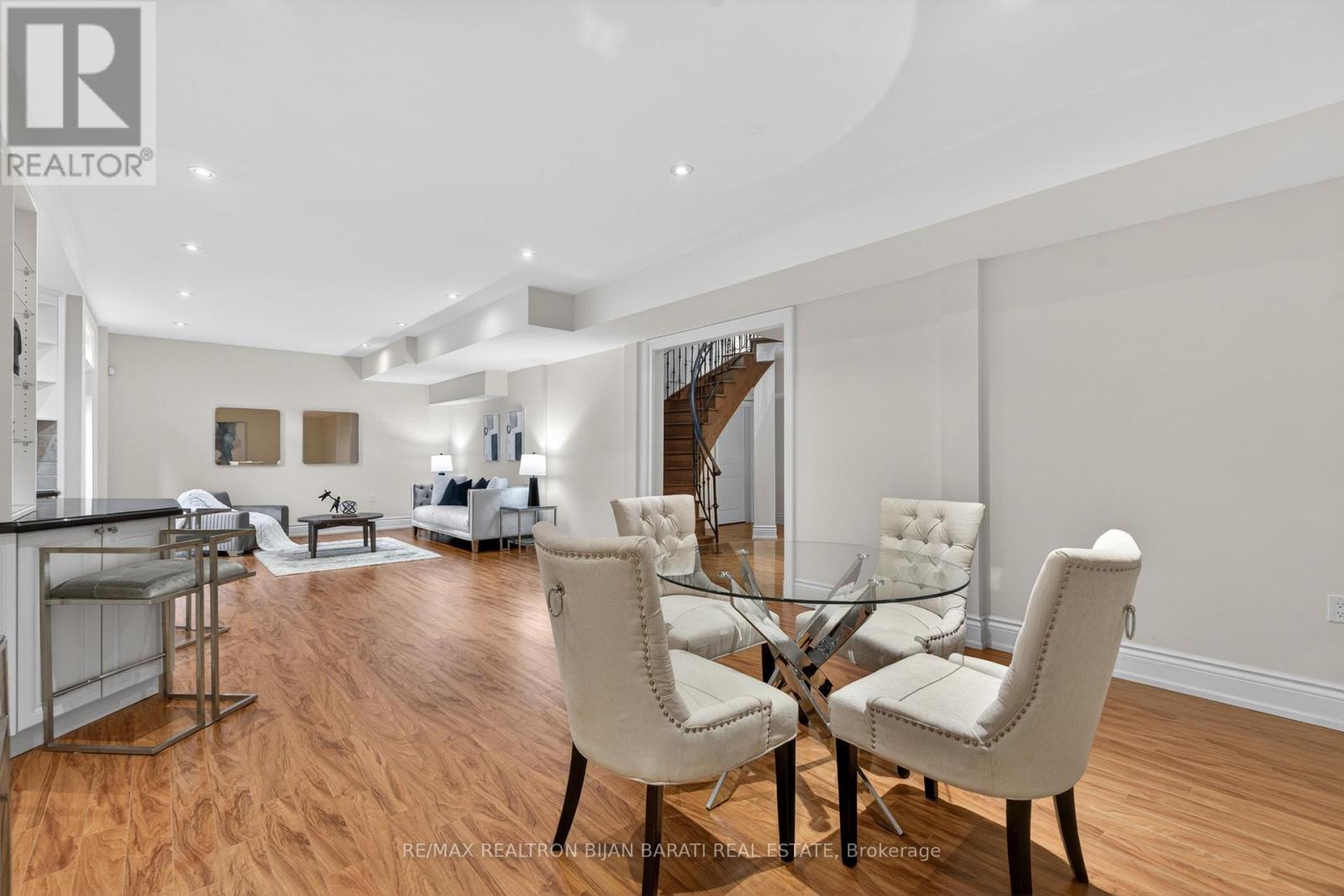 42 WOODWARD AVENUE - 41