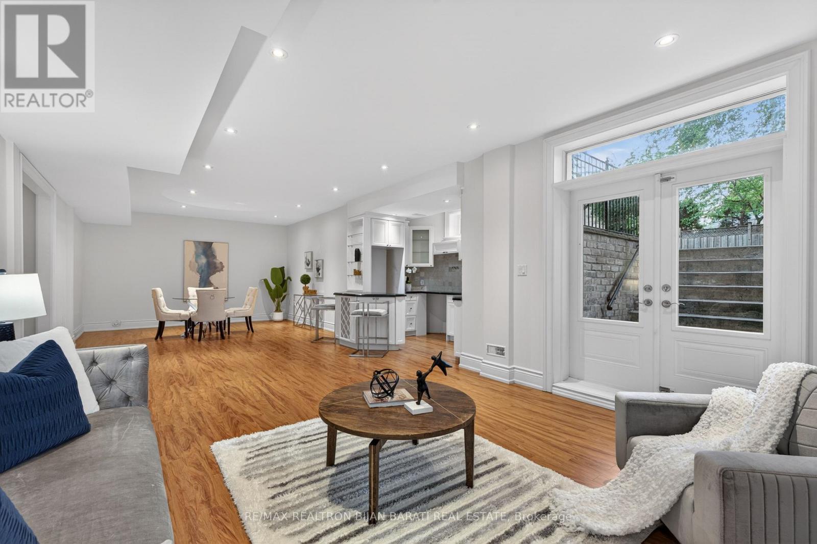 42 WOODWARD AVENUE - 43