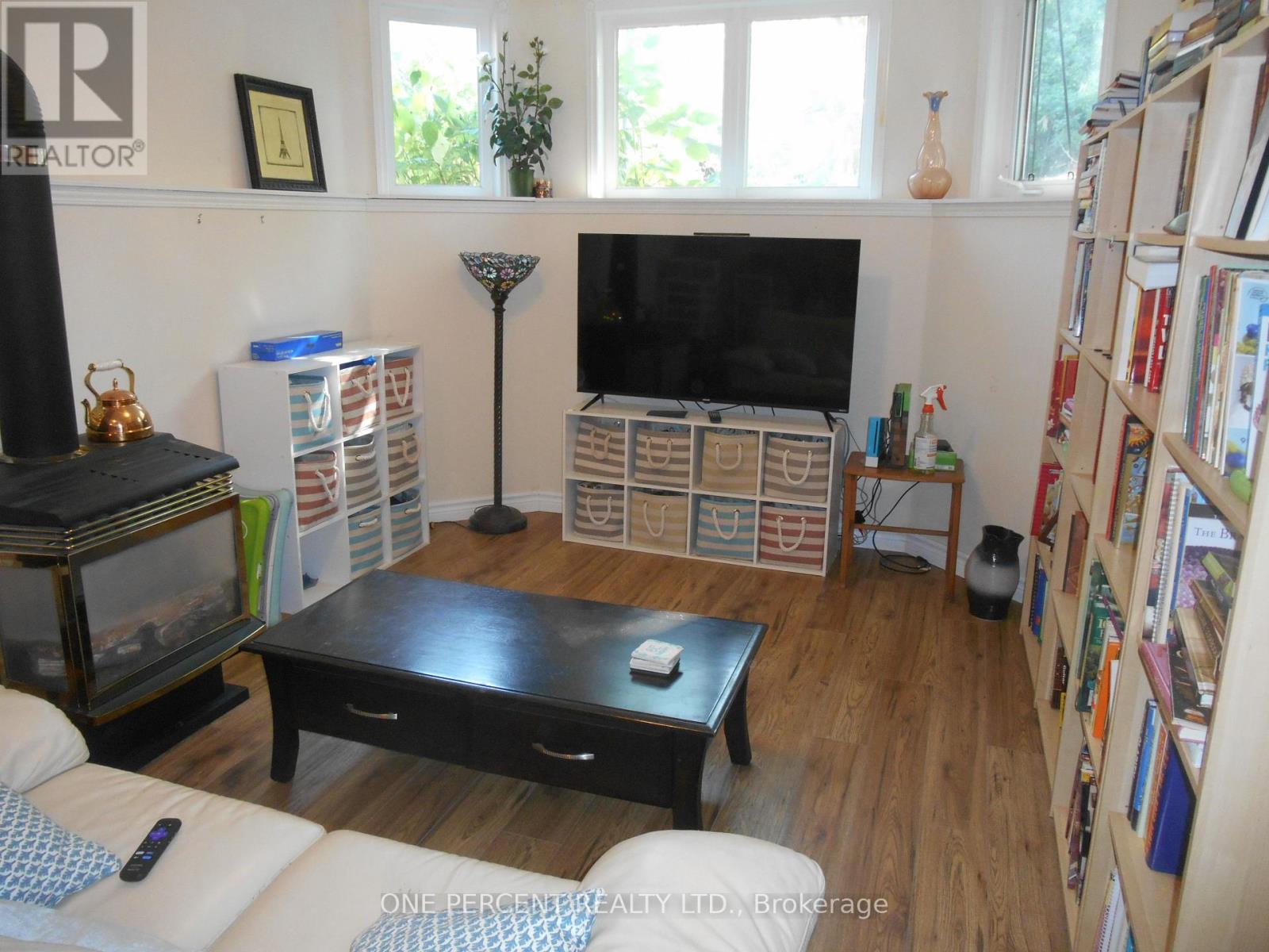 22 BRILLINGER DRIVE - 12