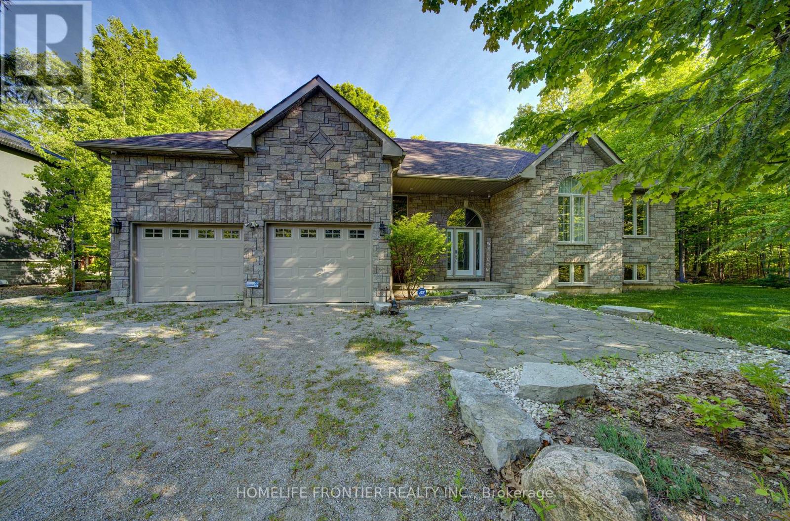 42 FOREST CIRCLE - 1