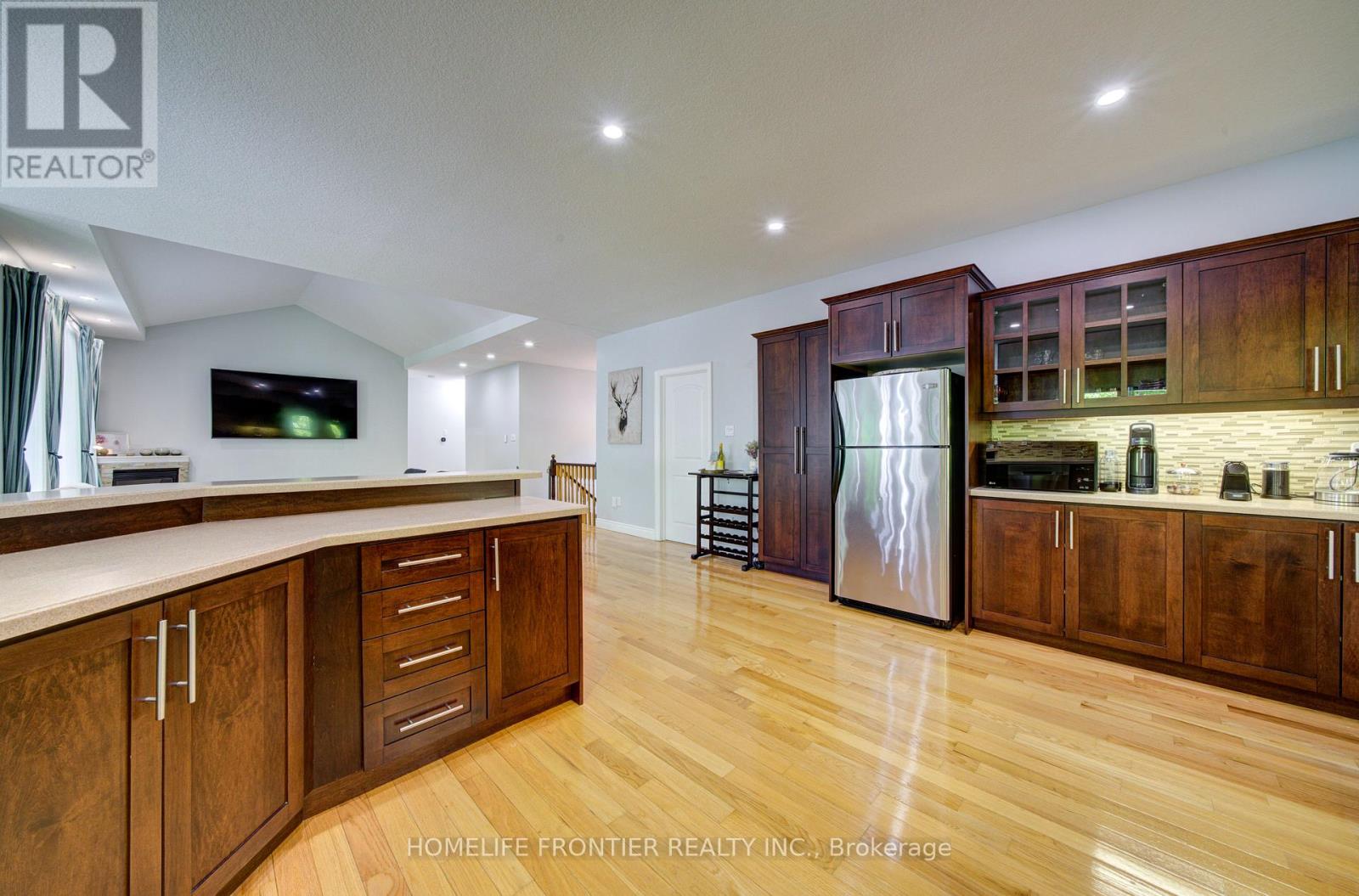 42 FOREST CIRCLE - 10