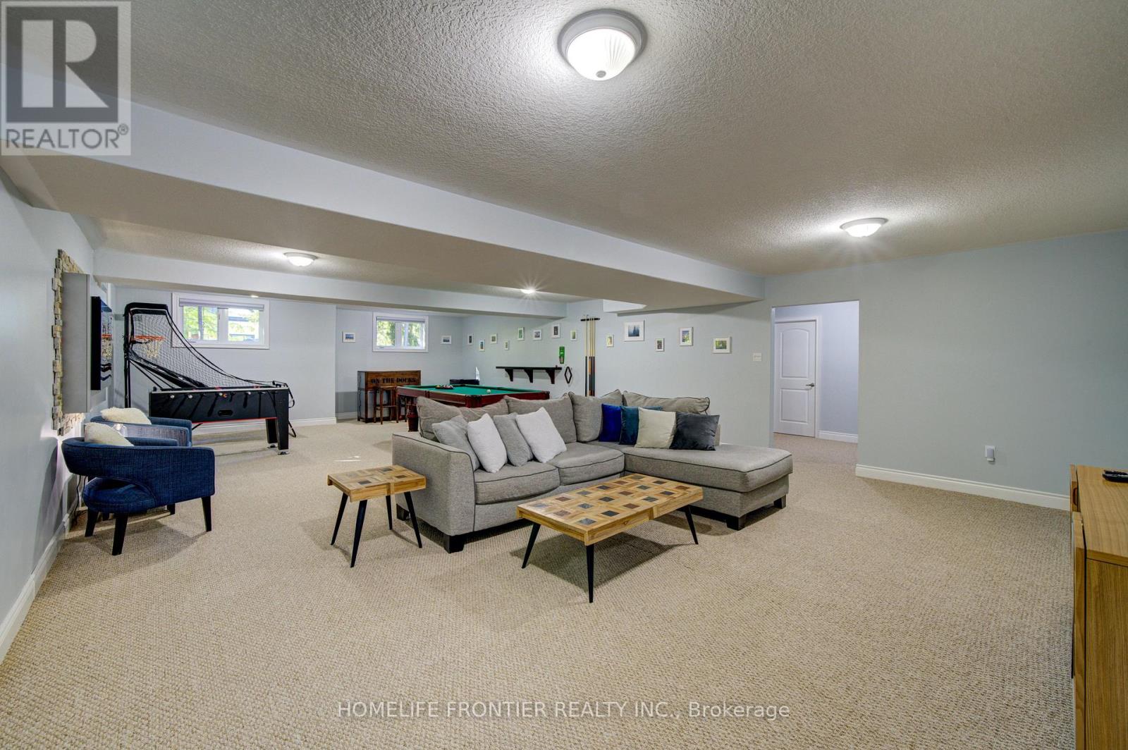 42 FOREST CIRCLE - 25