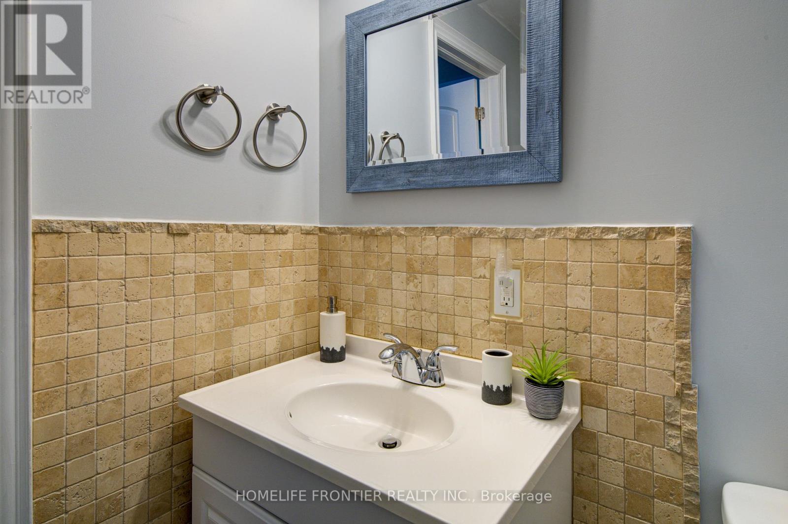 42 FOREST CIRCLE - 28