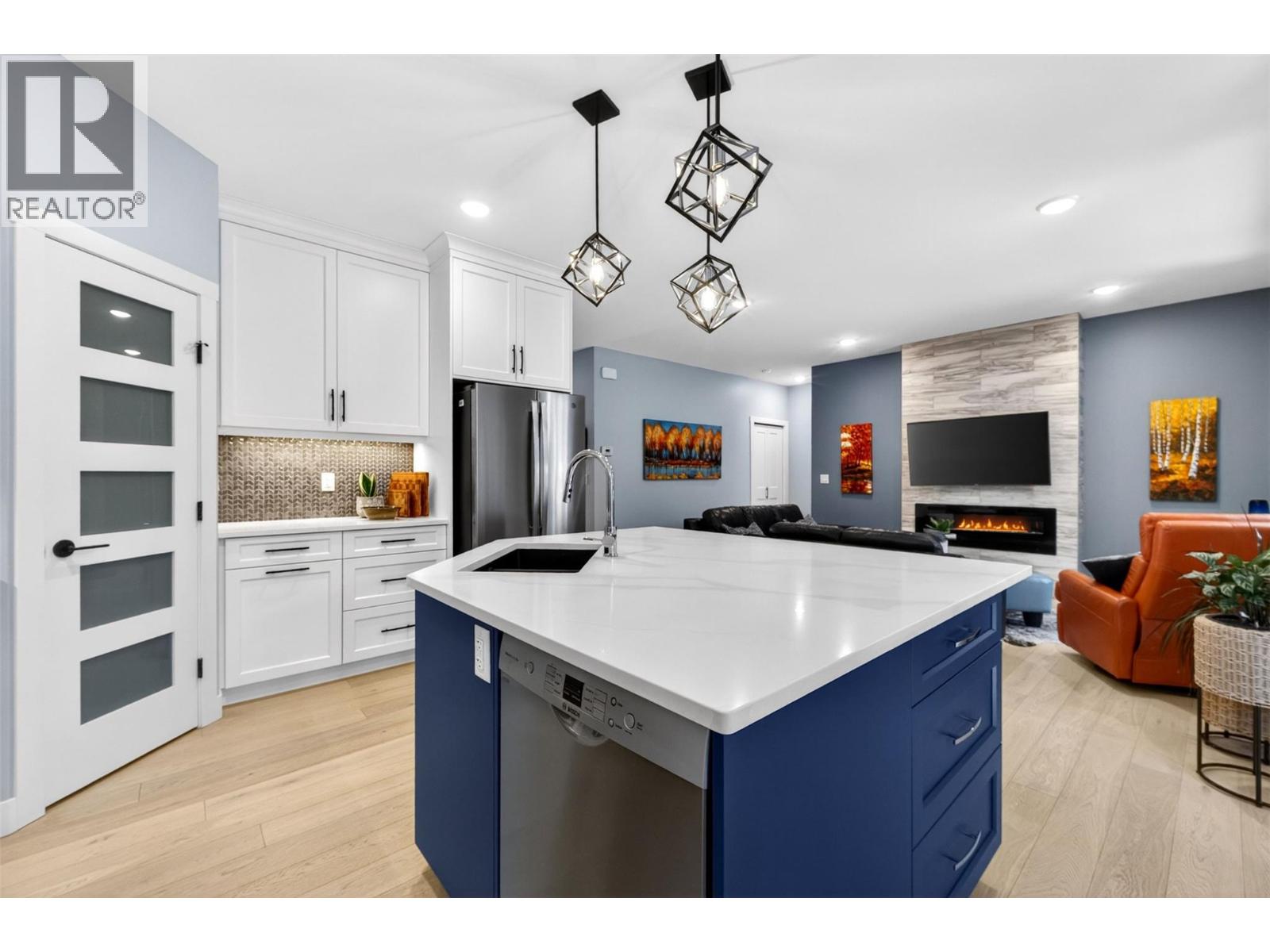  1015 Hemlock Crescent North, Sicamous