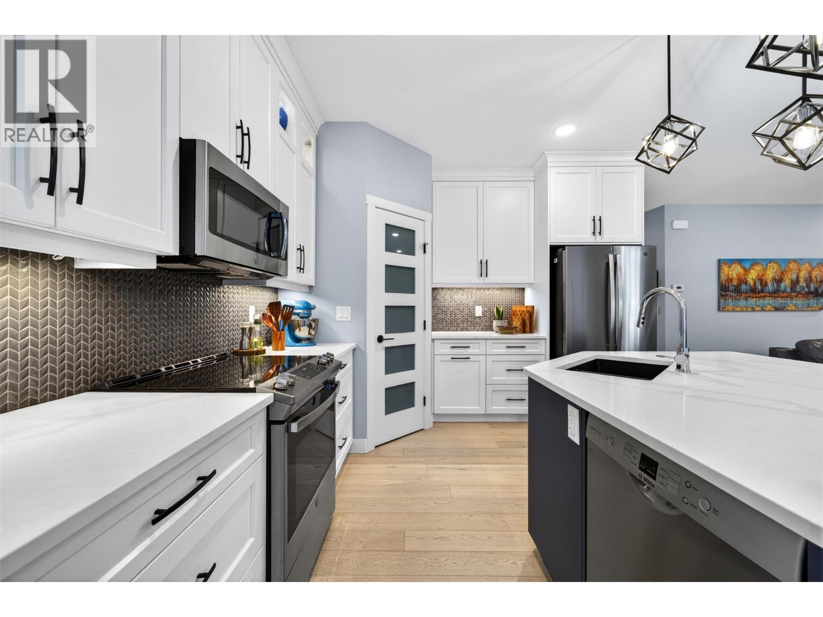  1015 Hemlock Crescent North, Sicamous
