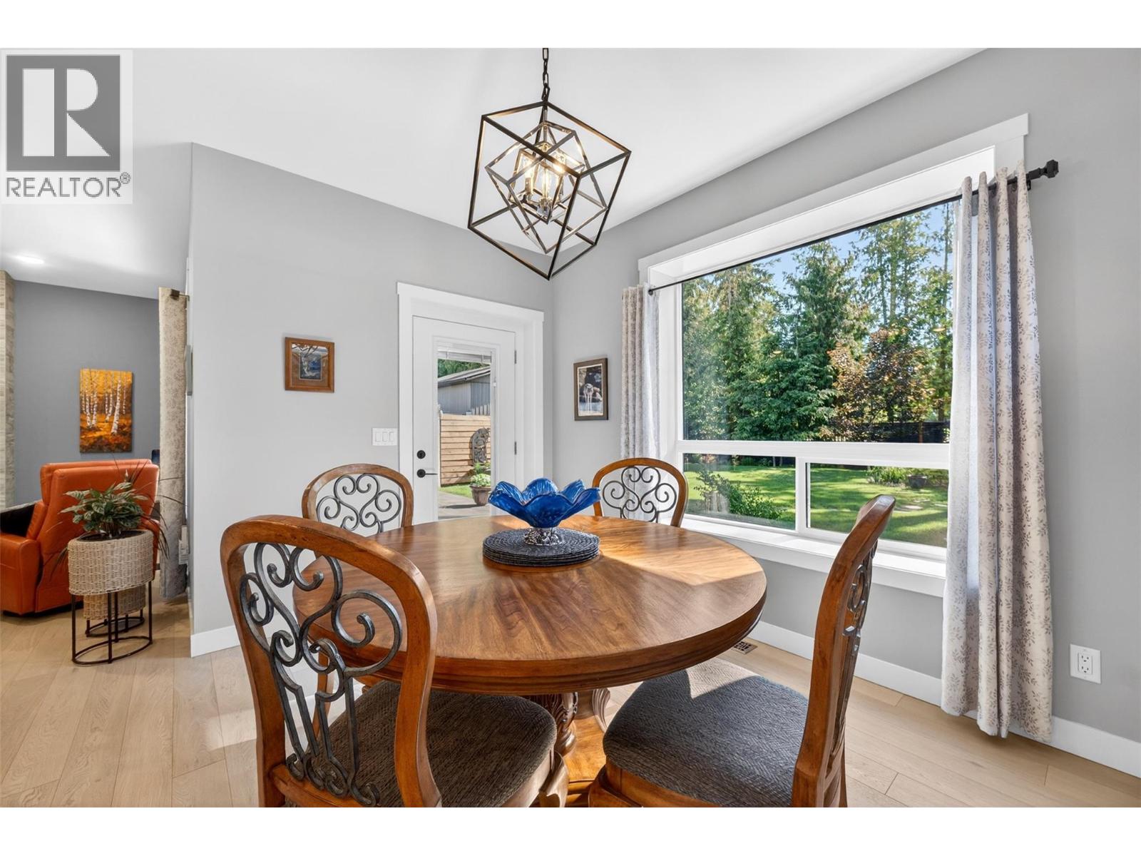  1015 Hemlock Crescent North, Sicamous
