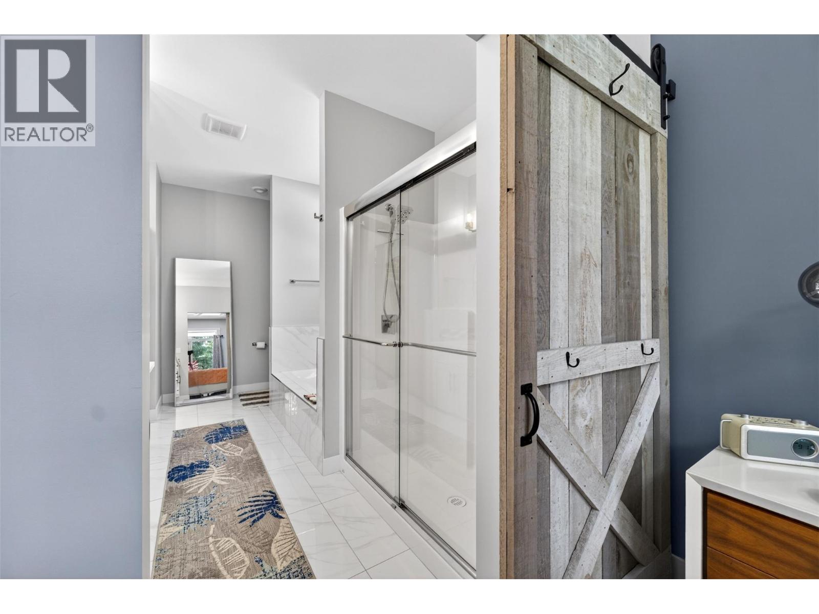  1015 Hemlock Crescent North, Sicamous