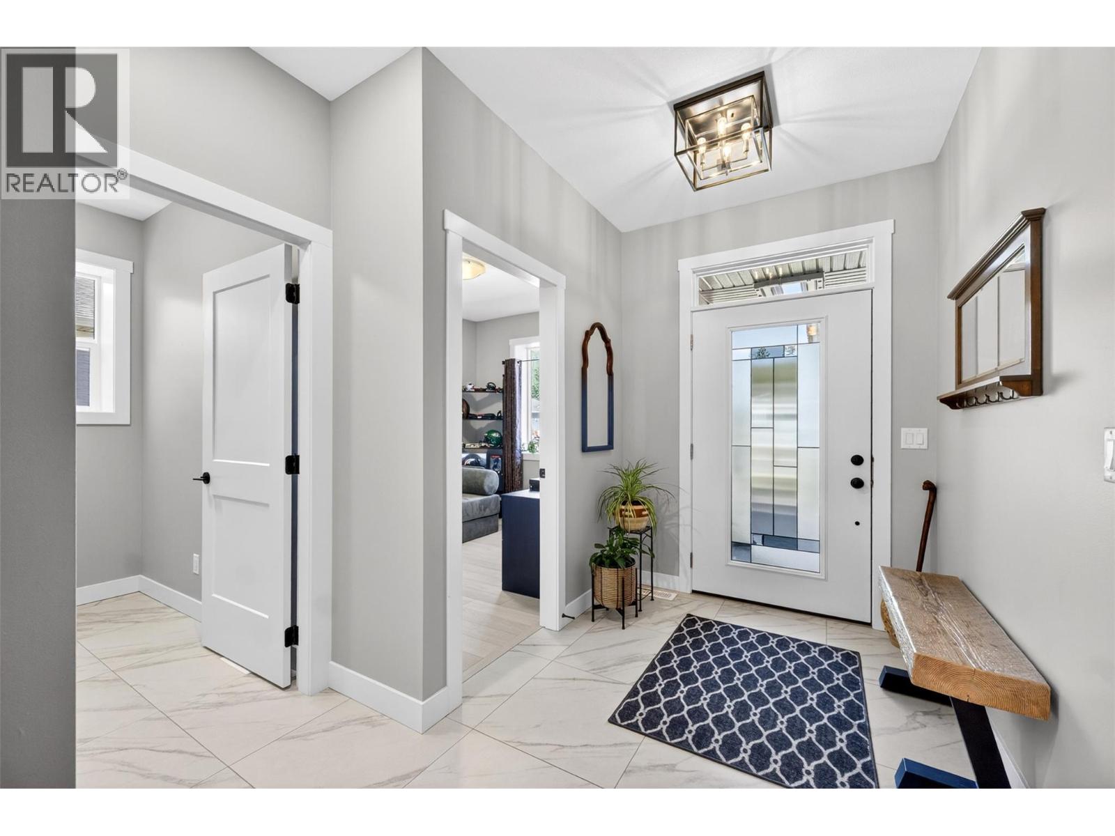  1015 Hemlock Crescent North, Sicamous