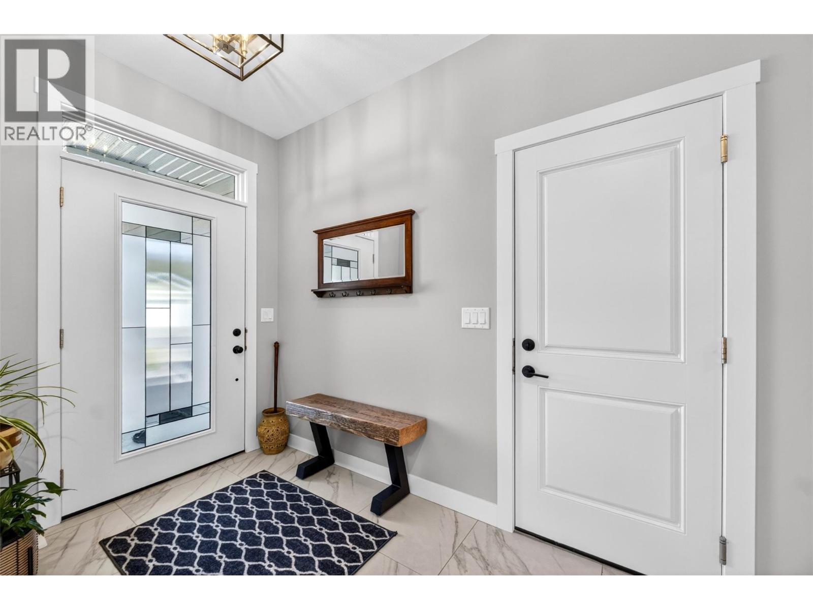  1015 Hemlock Crescent North, Sicamous