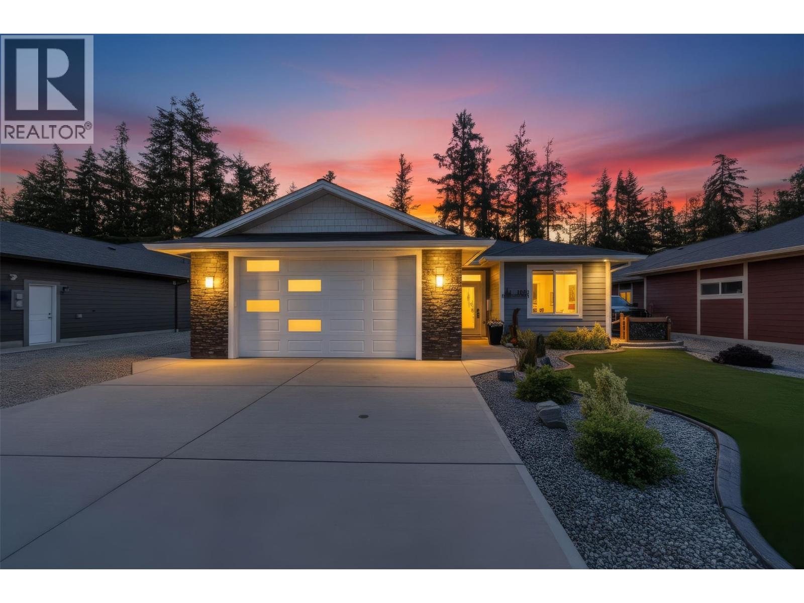  1015 Hemlock Crescent North, Sicamous