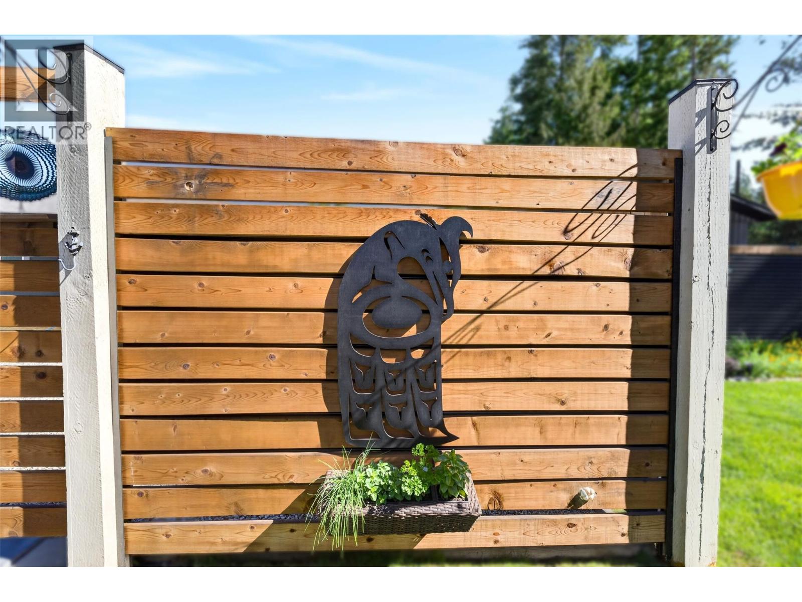  1015 Hemlock Crescent North, Sicamous
