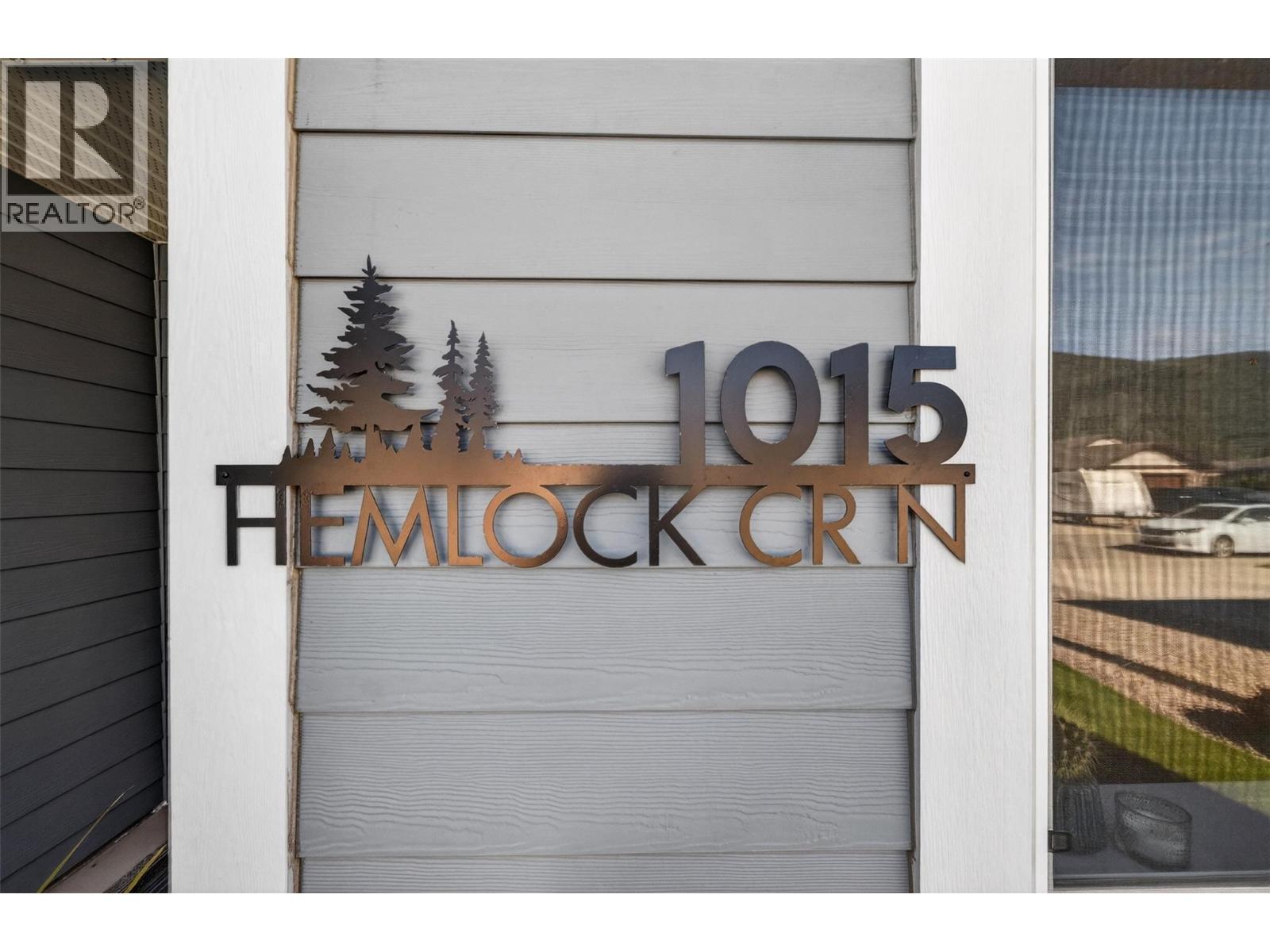  1015 Hemlock Crescent North, Sicamous