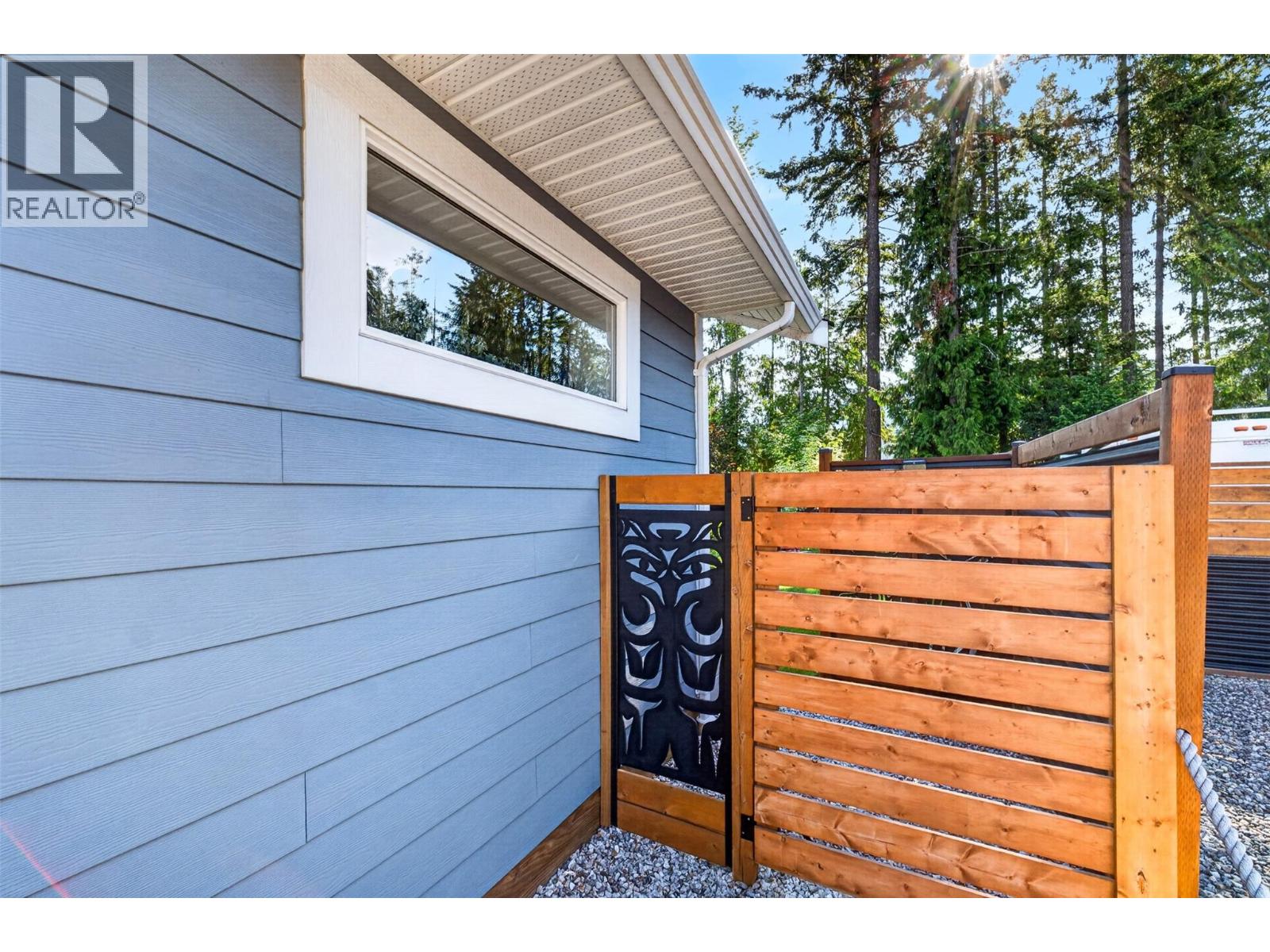  1015 Hemlock Crescent North, Sicamous