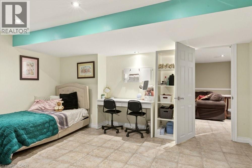 15 FAIRCOURT Drive - 16
