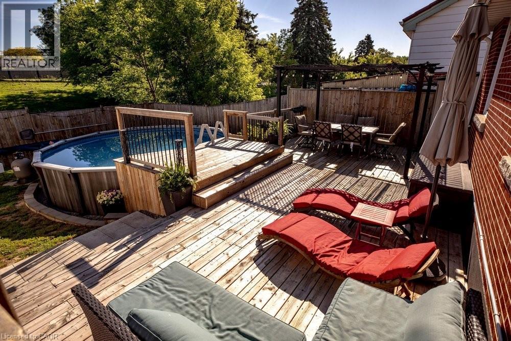 15 FAIRCOURT Drive - 21