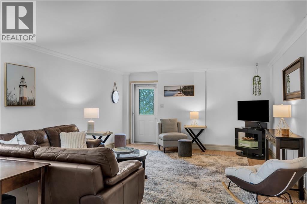 #105 98 Pleasant Street - 10