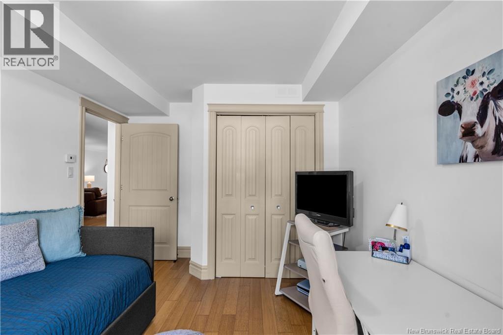 #105 98 Pleasant Street - 32