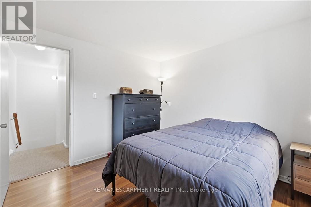 712 AUBURN CRESCENT - 24