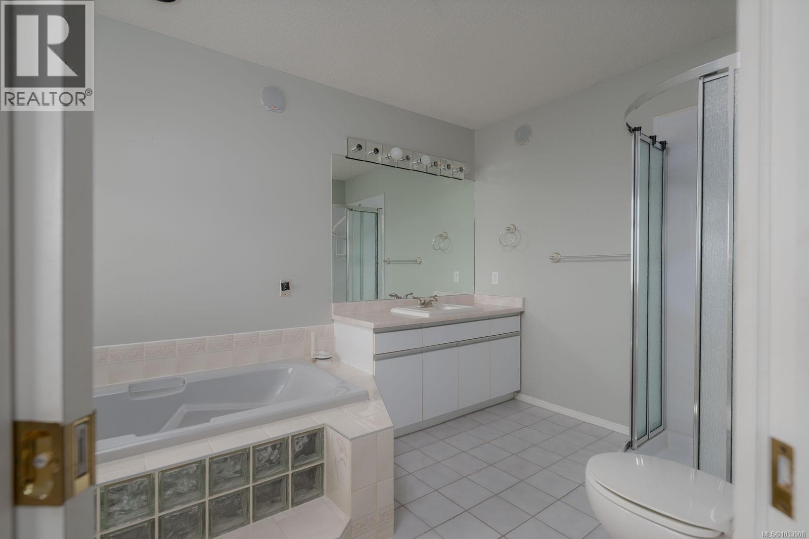 3331 Edgewood Dr, Nanaimo