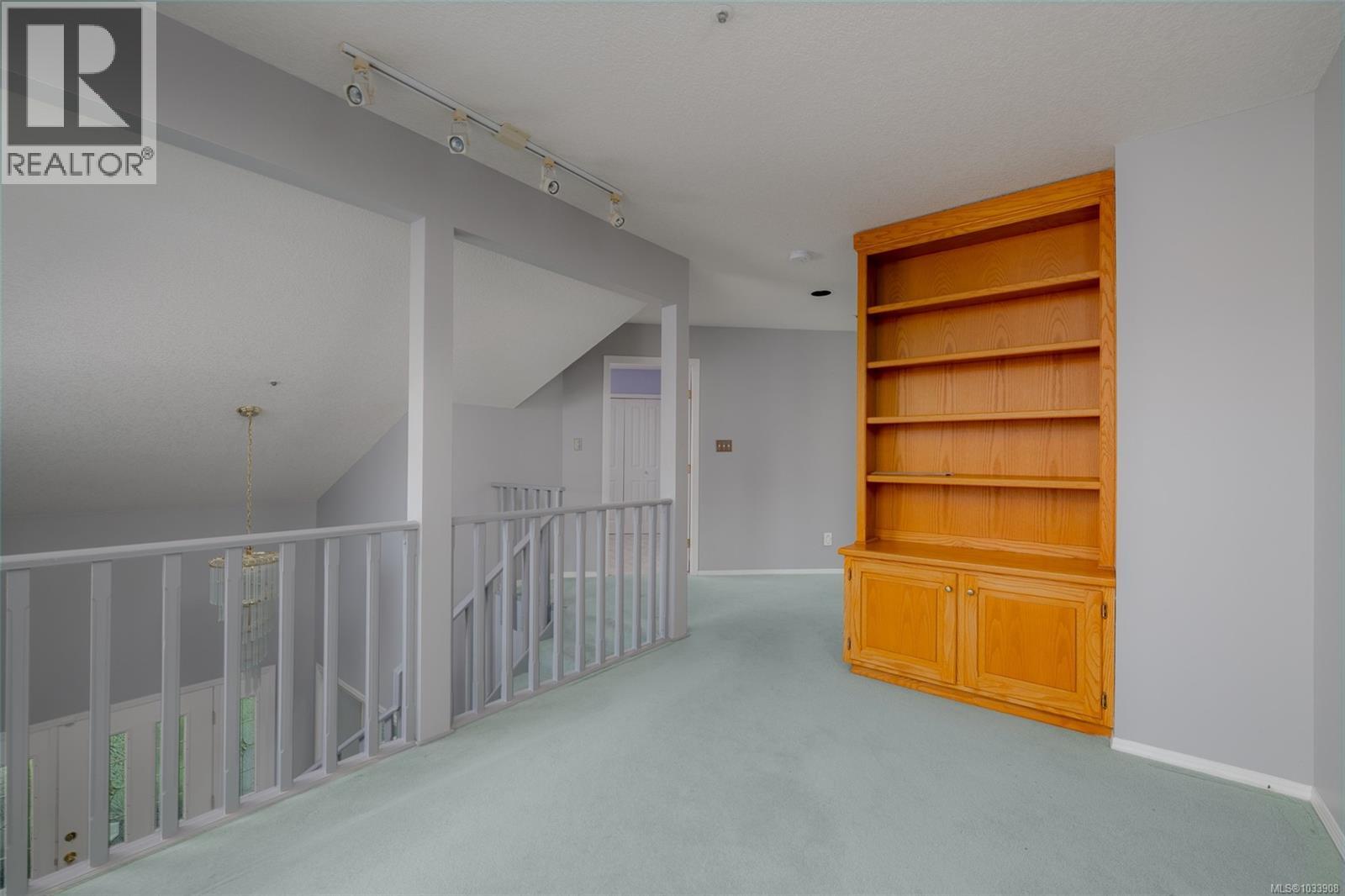 3331 Edgewood Dr - 24
