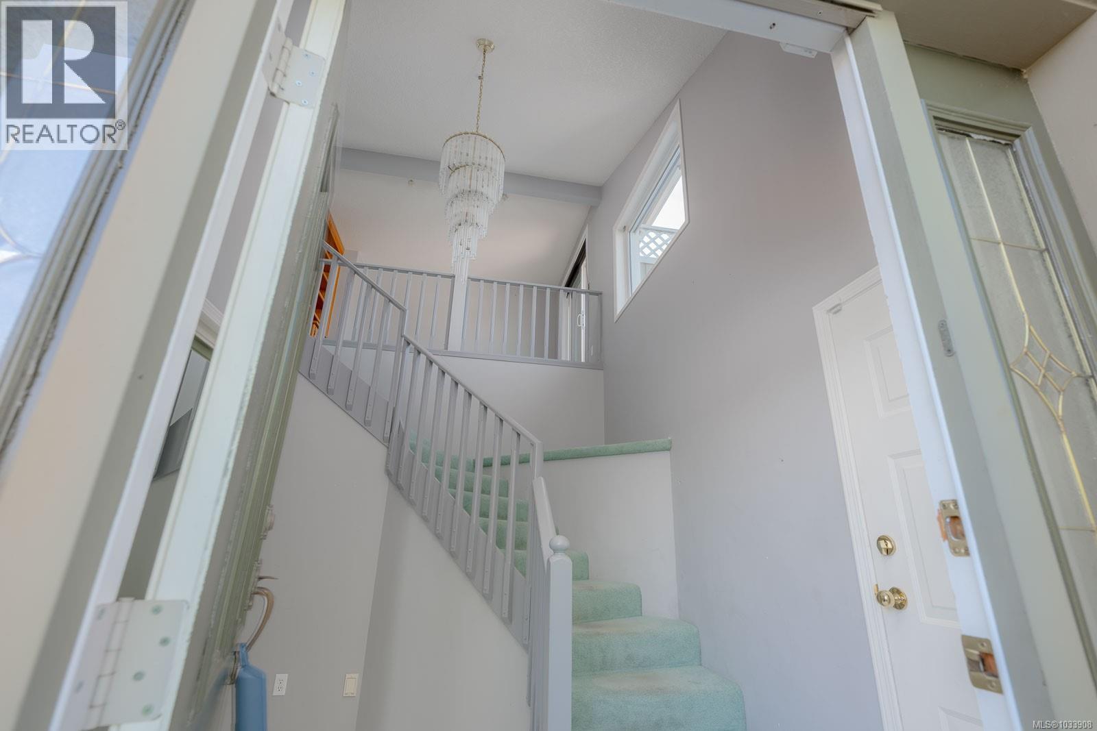 3331 Edgewood Dr - 4