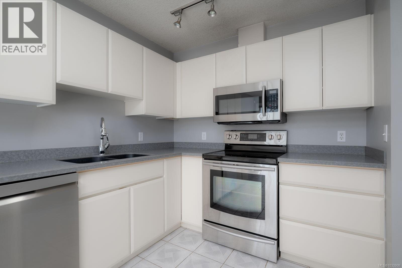 3331 Edgewood Dr, Nanaimo