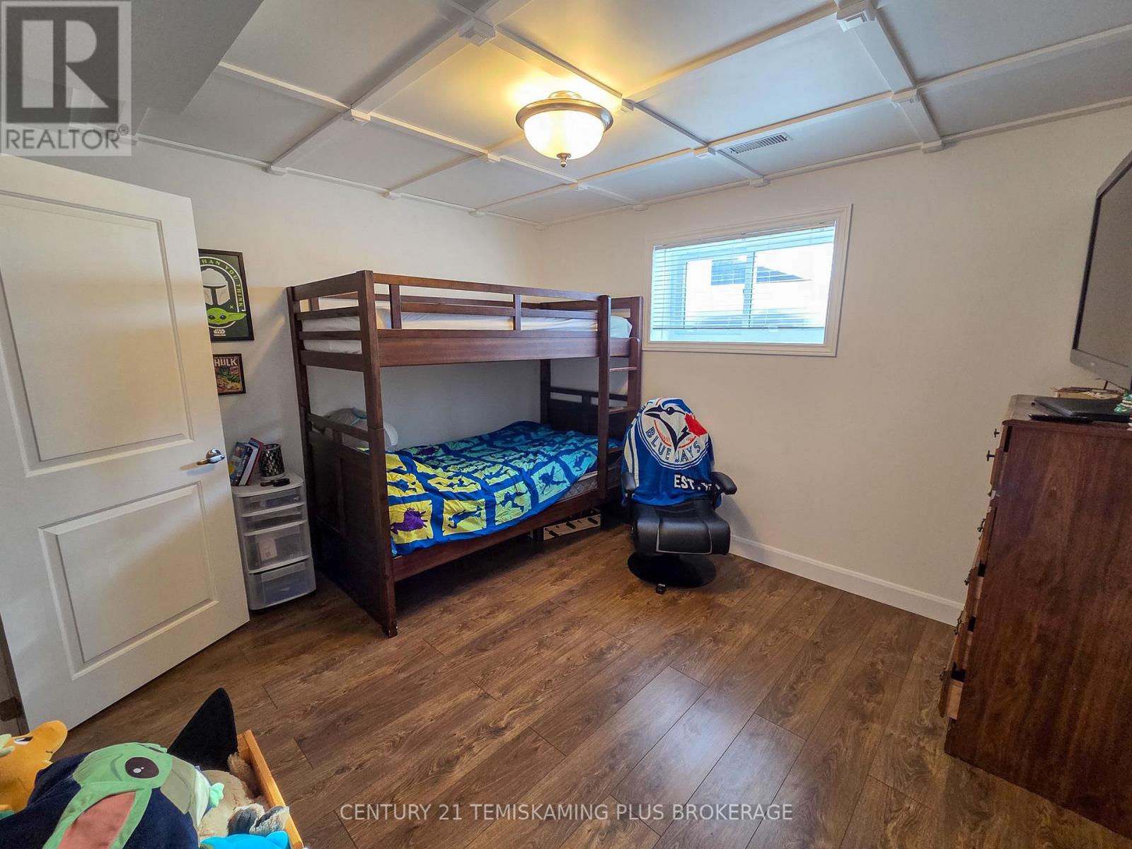 24 ST. JOSEPH BOULEVARD - 26