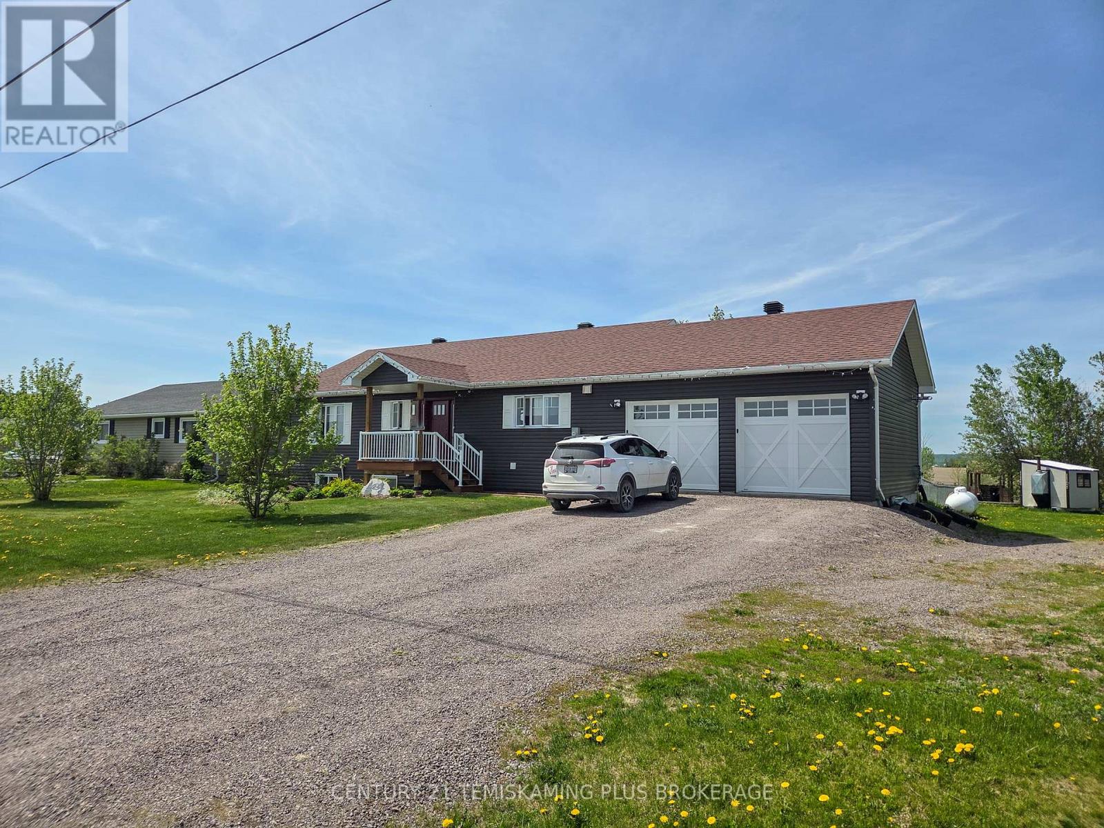 24 ST. JOSEPH BOULEVARD - 28