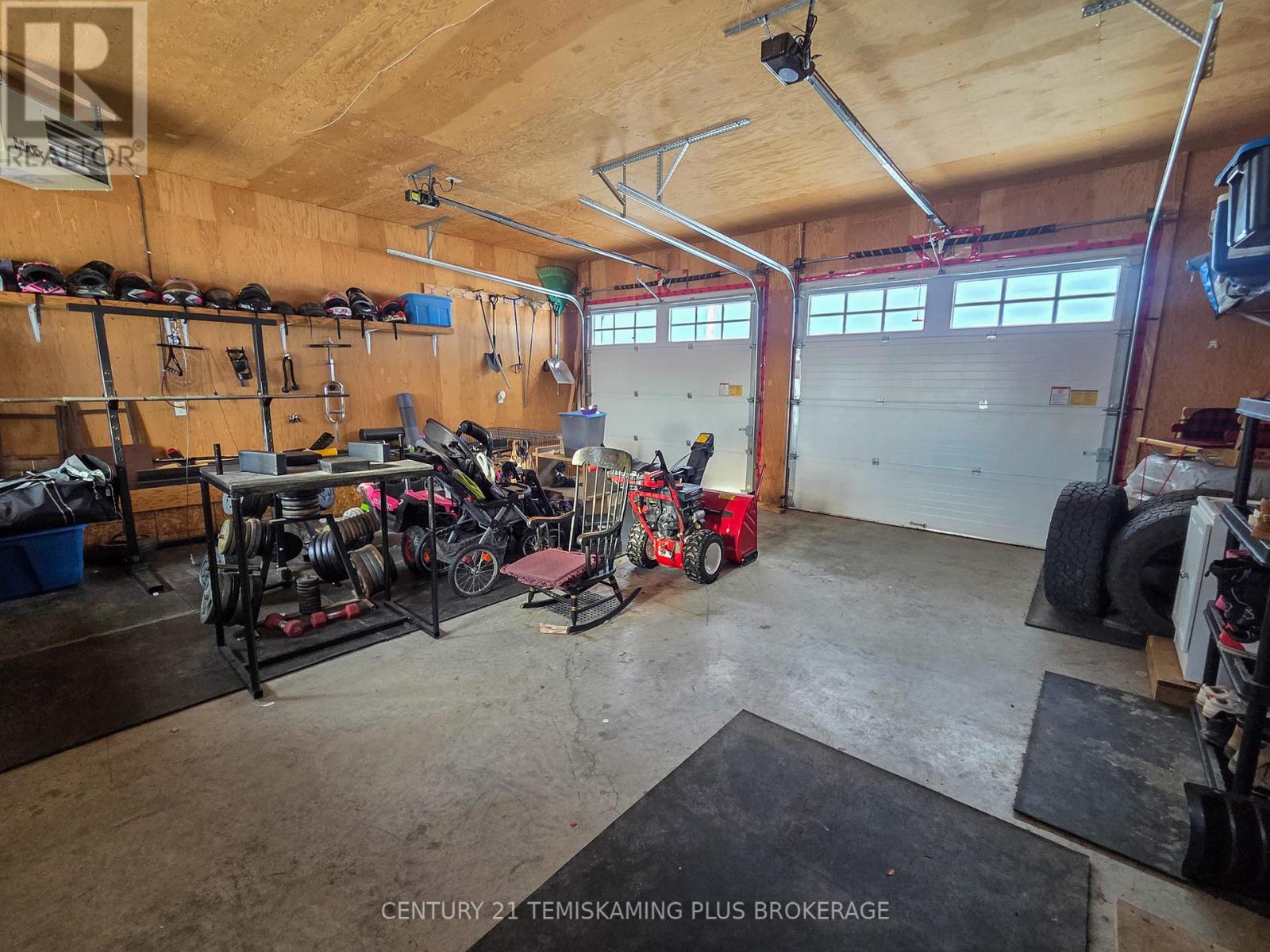 24 ST. JOSEPH BOULEVARD - 29