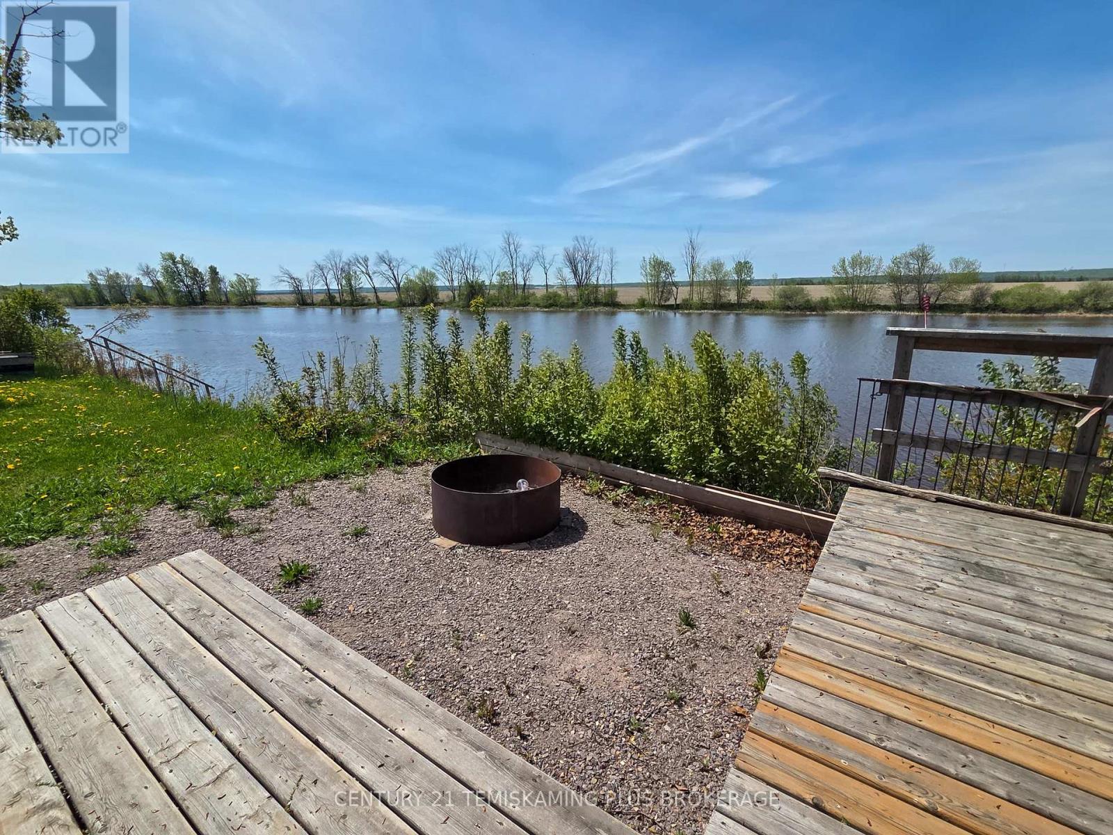 24 ST. JOSEPH BOULEVARD - 34