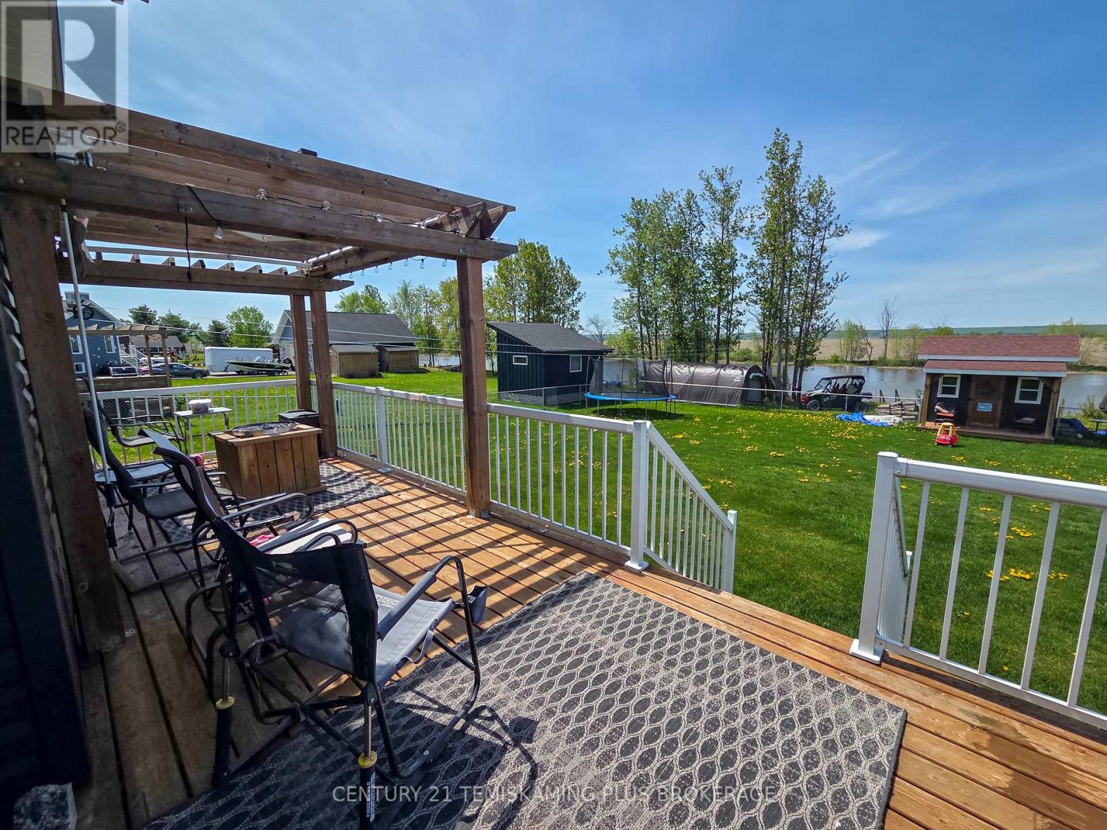24 ST. JOSEPH BOULEVARD - 46
