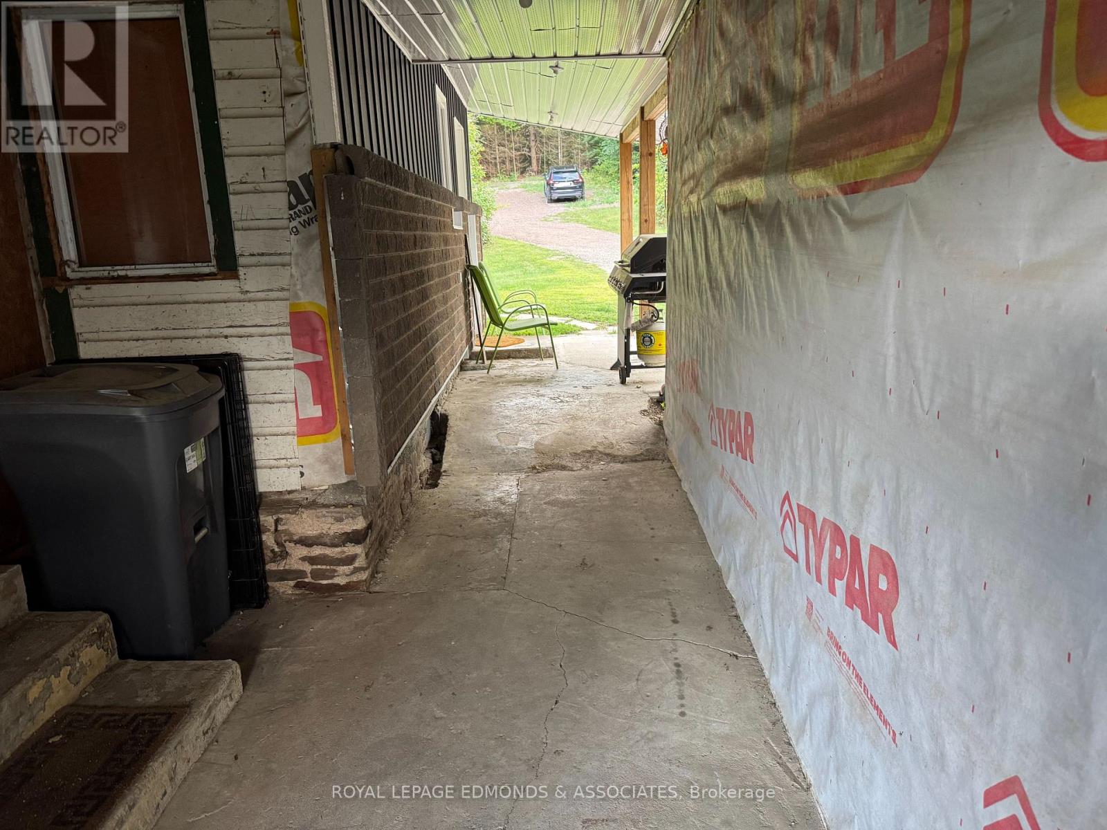 27 STENCELLS ROAD - 10
