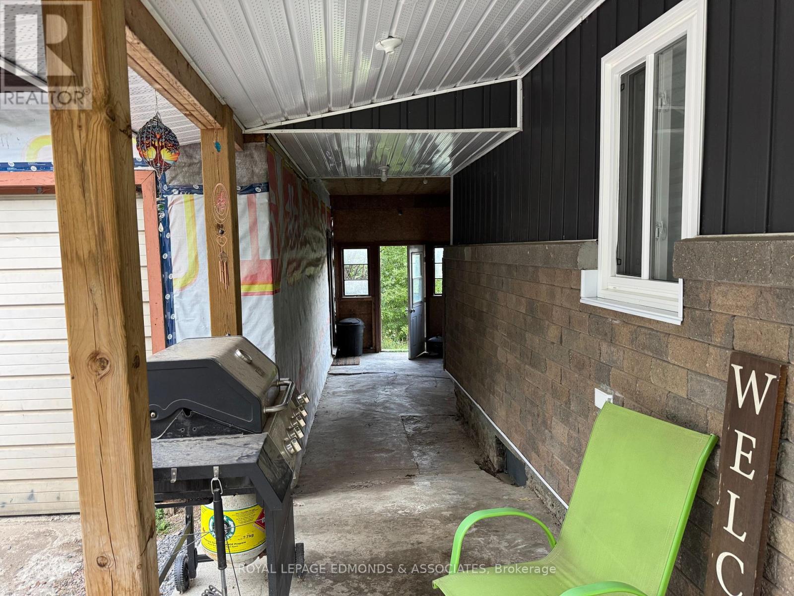 27 STENCELLS ROAD - 12