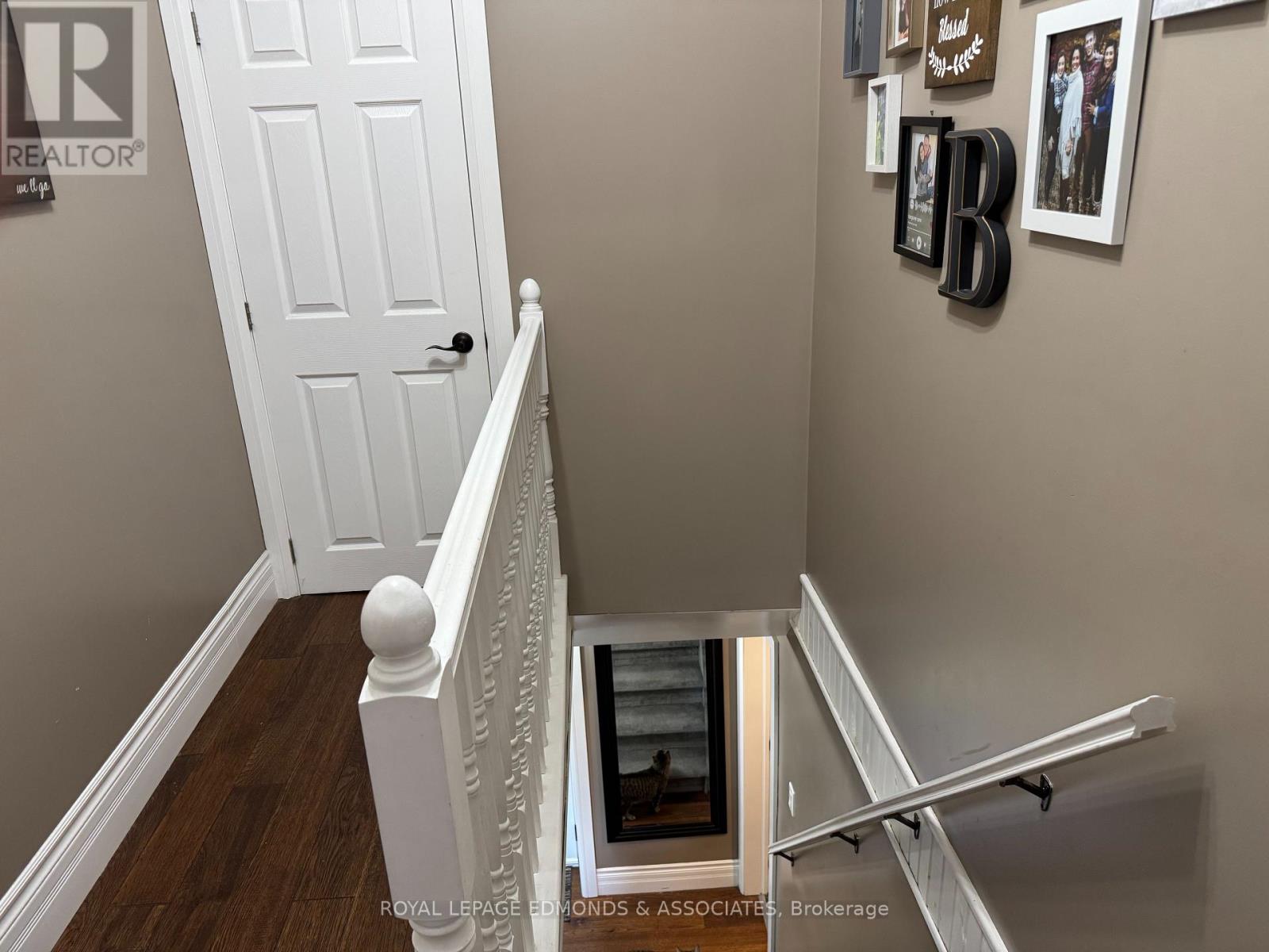 27 STENCELLS ROAD - 25